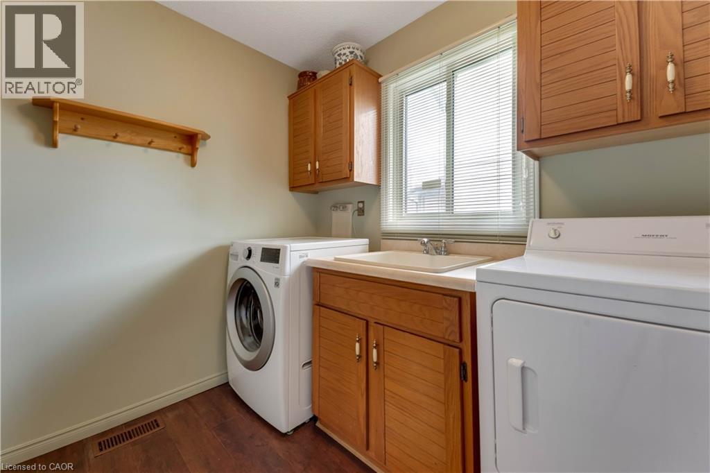 11 Darlington Place, Kitchener, Ontario  N2A 3M3 - Photo 8 - 40818883