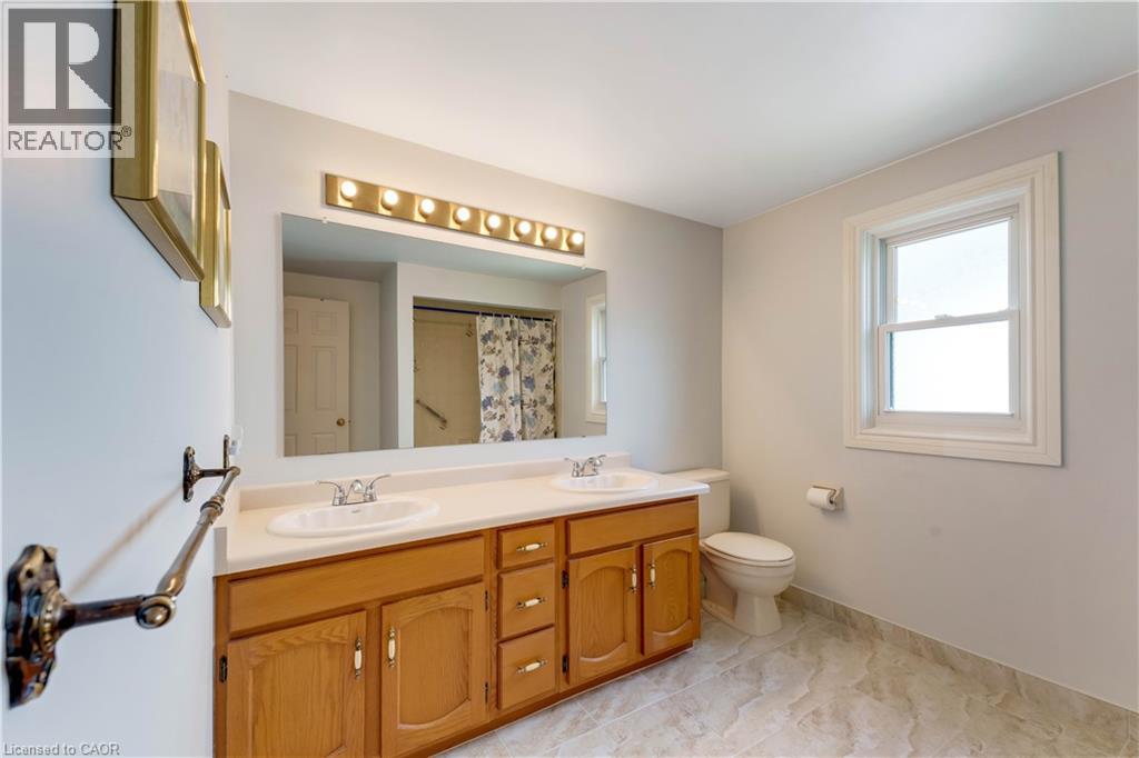 11 Darlington Place, Kitchener, Ontario  N2A 3M3 - Photo 37 - 40818883