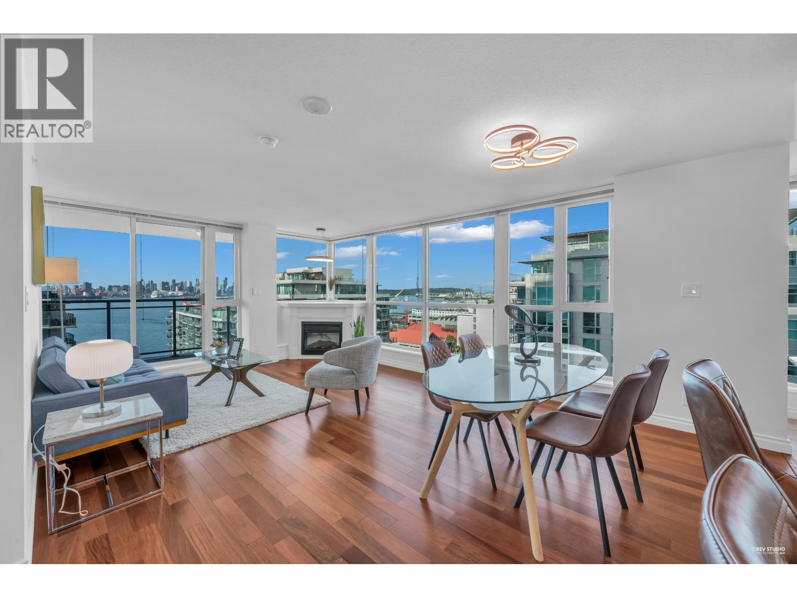 1206 188 E Esplanade, North Vancouver, British Columbia  V7L 4Y1 - Photo 3 - R3116155