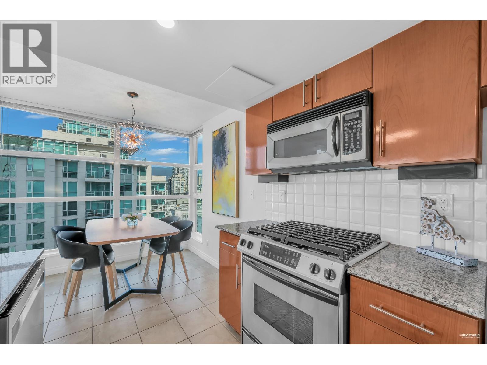 1206 188 E Esplanade, North Vancouver, British Columbia  V7L 4Y1 - Photo 12 - R3116155