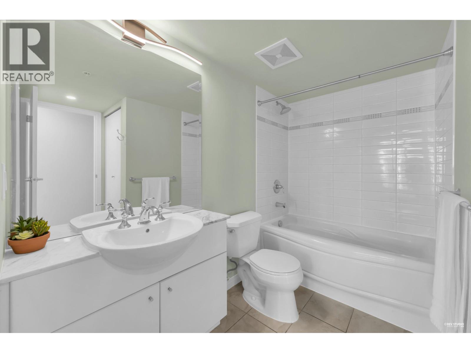 1206 188 E Esplanade, North Vancouver, British Columbia  V7L 4Y1 - Photo 25 - R3116155