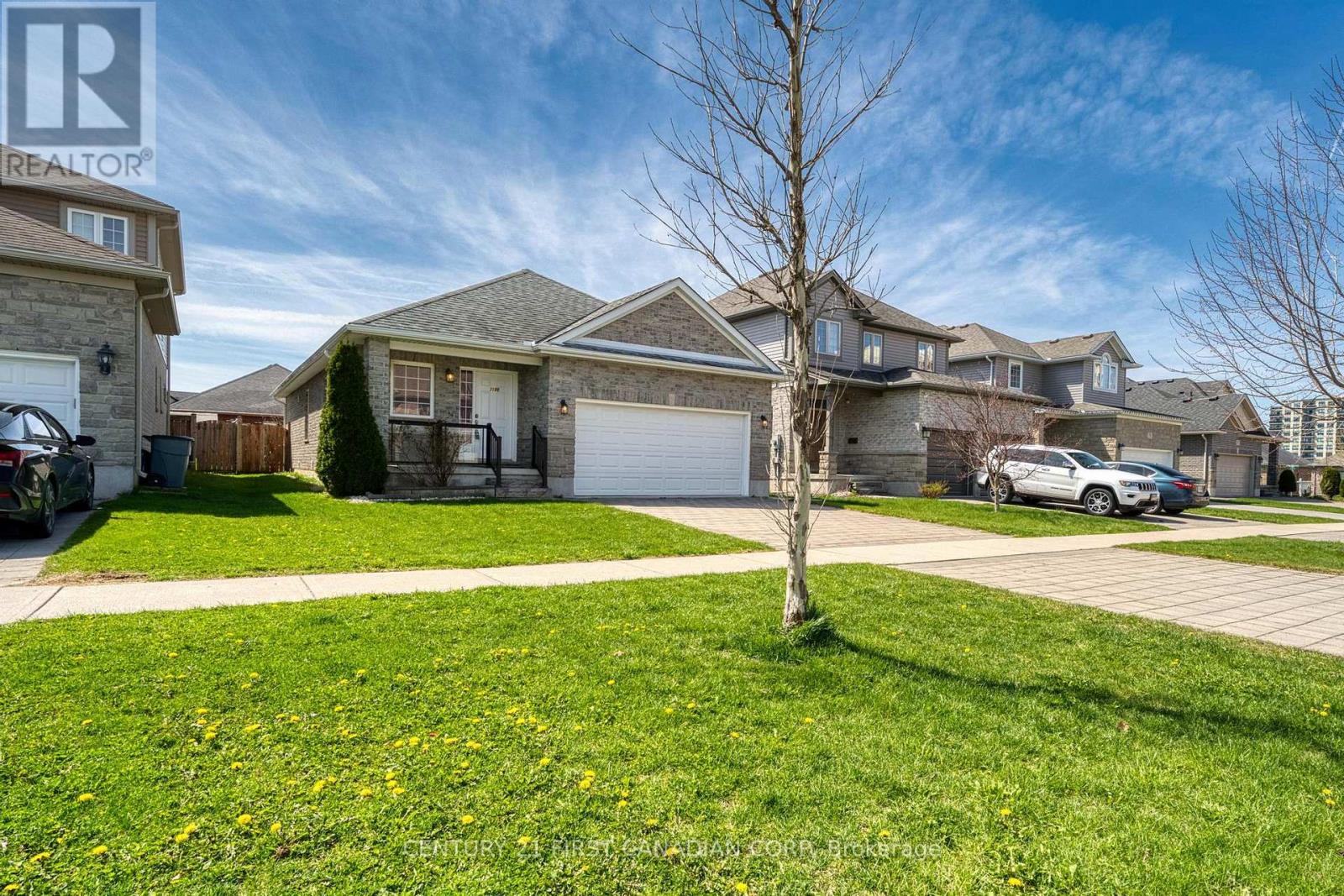 3191 Singleton Avenue, London South, Ontario  N6L 0B8 - Photo 2 - X13049594