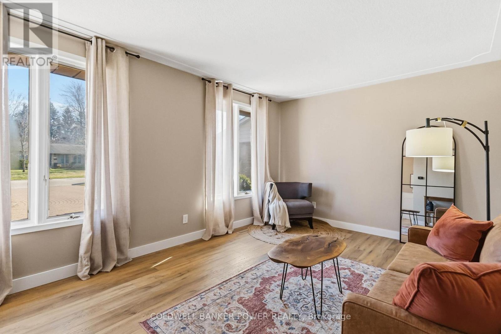 176 Canterbury Drive, Thames Centre (Dorchester), Ontario  N0L 1G3 - Photo 8 - X13049738