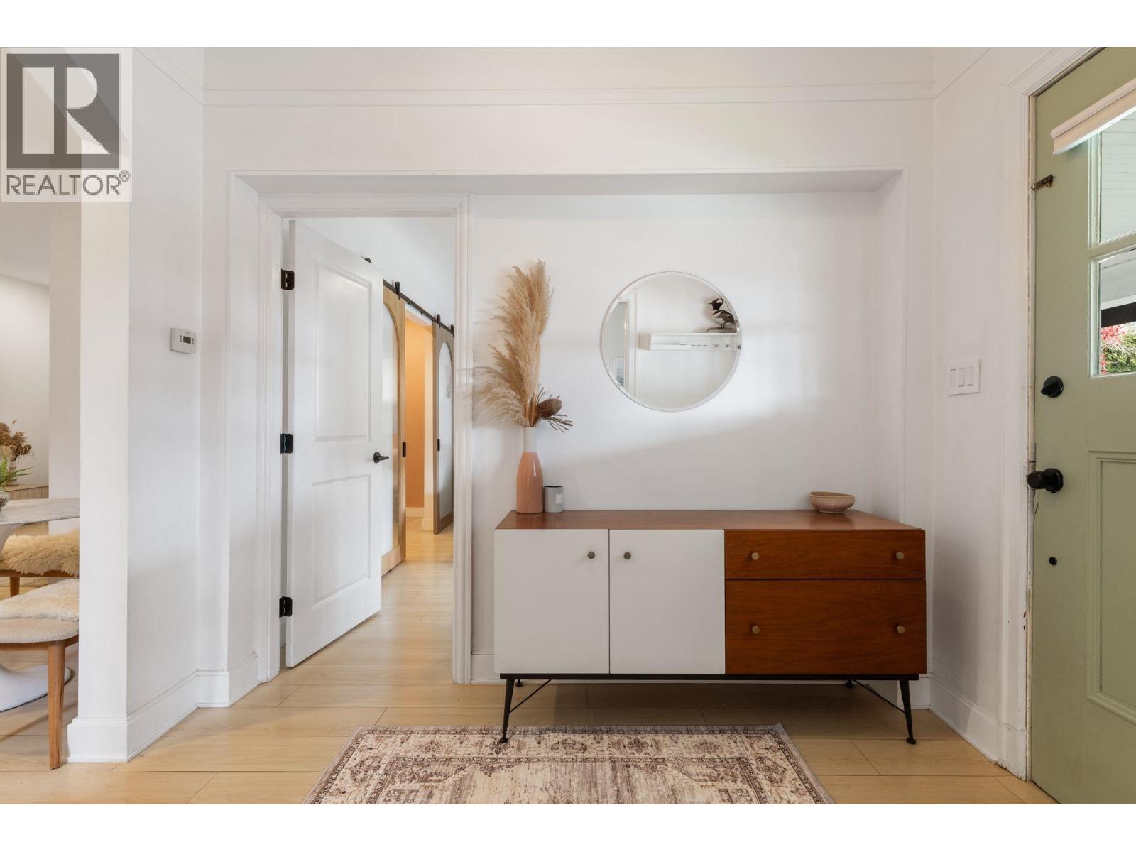 737-745 St. Andrews Avenue, North Vancouver, British Columbia  V7L 3L1 - Photo 7 - R3113769