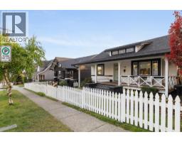 737-745 ST. ANDREWS AVENUE, North Vancouver, British Columbia