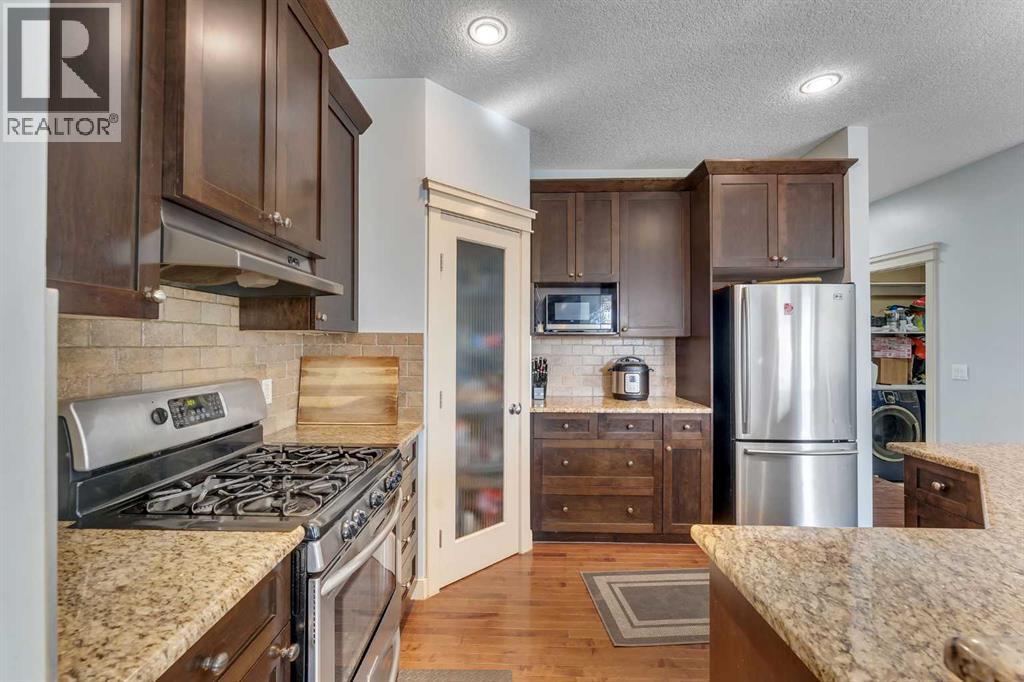 156 Bishop Crescent NW, Langdon, Alberta  T0J 1X2 - Photo 8 - A2293097