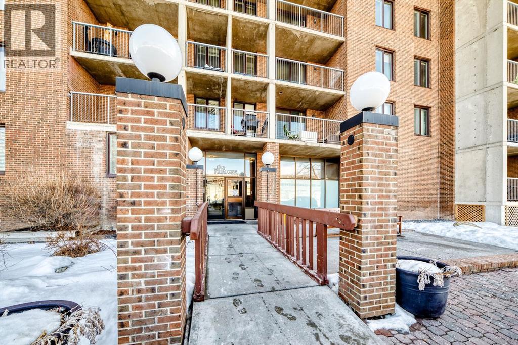 112, 4944 Dalton Drive NW, Calgary, Alberta