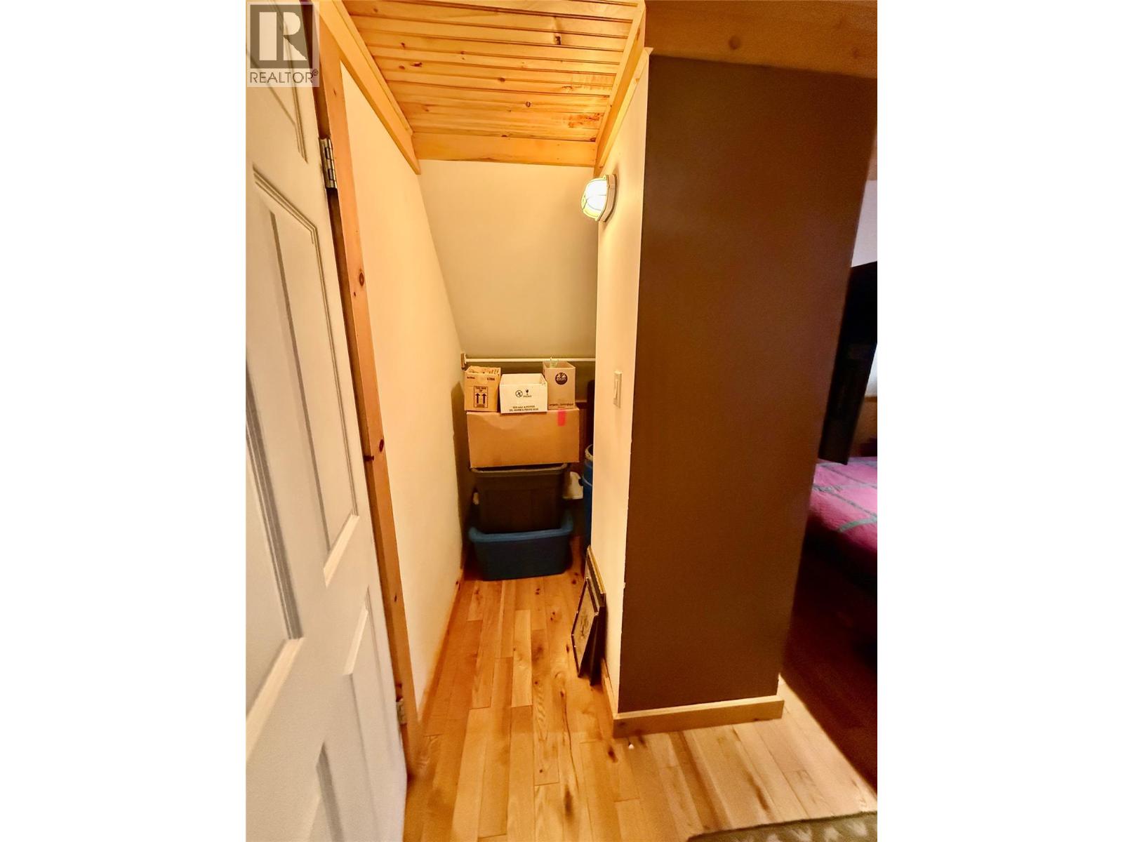 1017 Hume Street, Slocan, British Columbia  V0G 2C0 - Photo 10 - 10384776