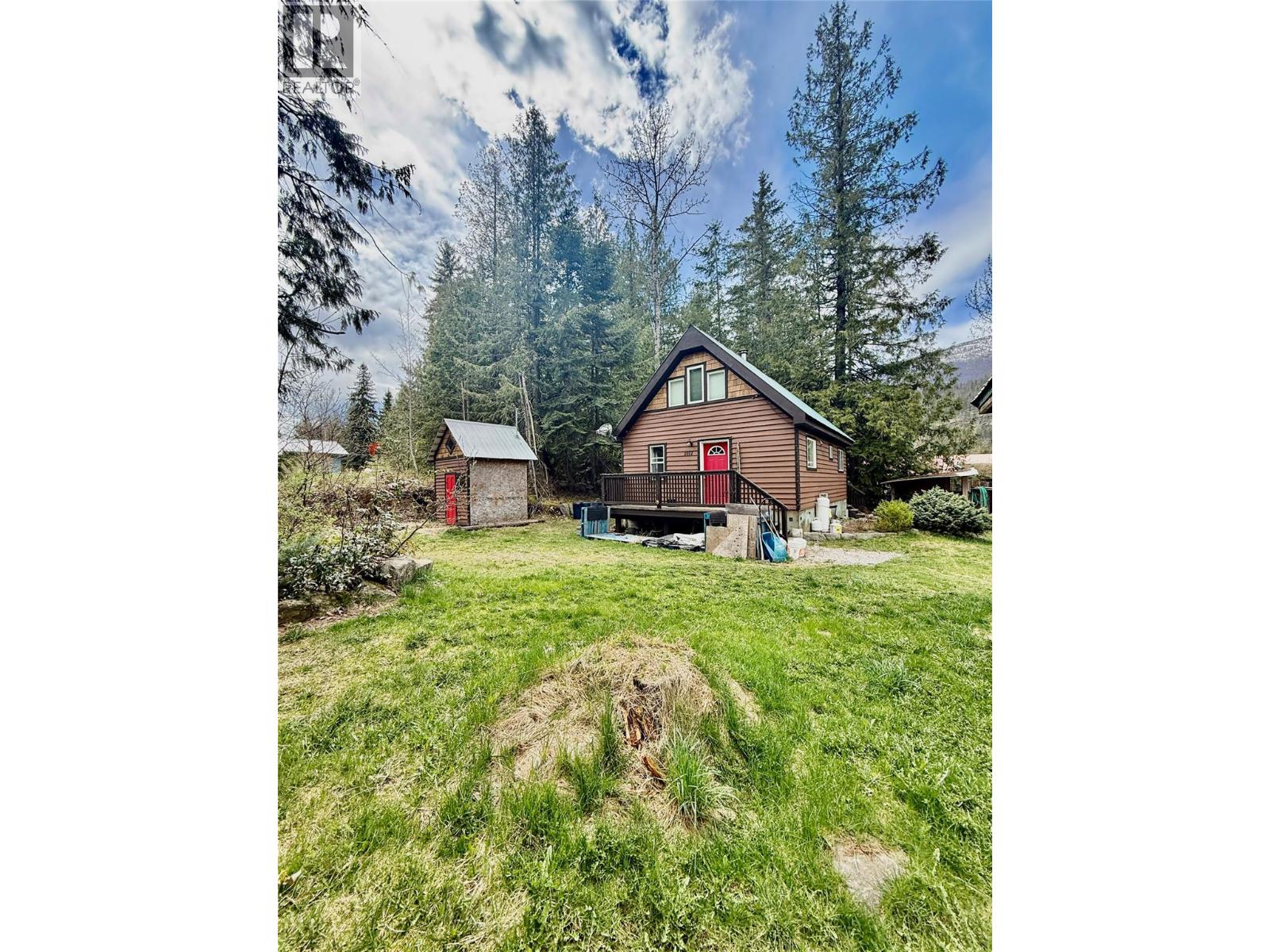 1017 Hume Street, Slocan, British Columbia  V0G 2C0 - Photo 1 - 10384776