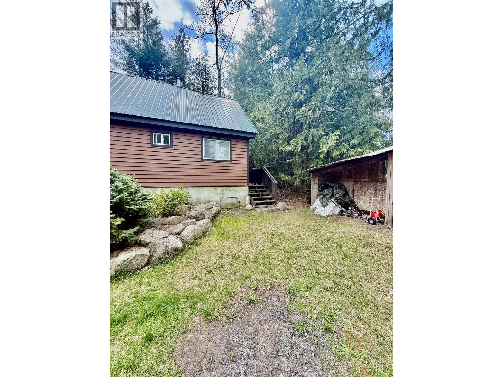1017 Hume Street, Slocan, British Columbia  V0G 2C0 - Photo 19 - 10384776