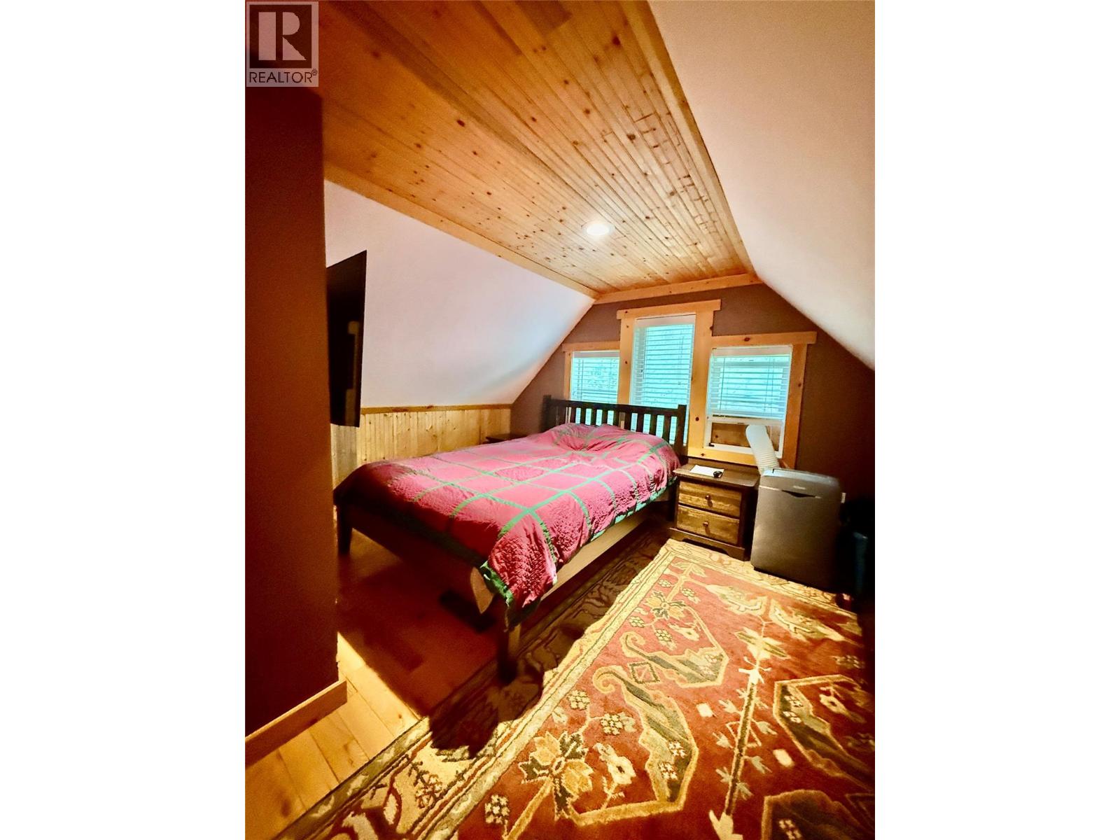 1017 Hume Street, Slocan, British Columbia  V0G 2C0 - Photo 13 - 10384776