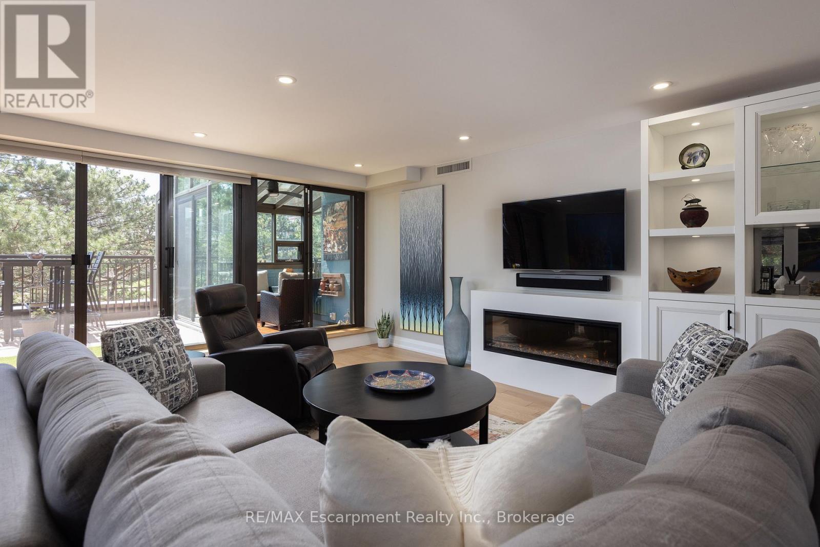 303 - 100 Lakeshore Road E, Oakville, Ontario  L6J 6M9 - Photo 13 - W13049720