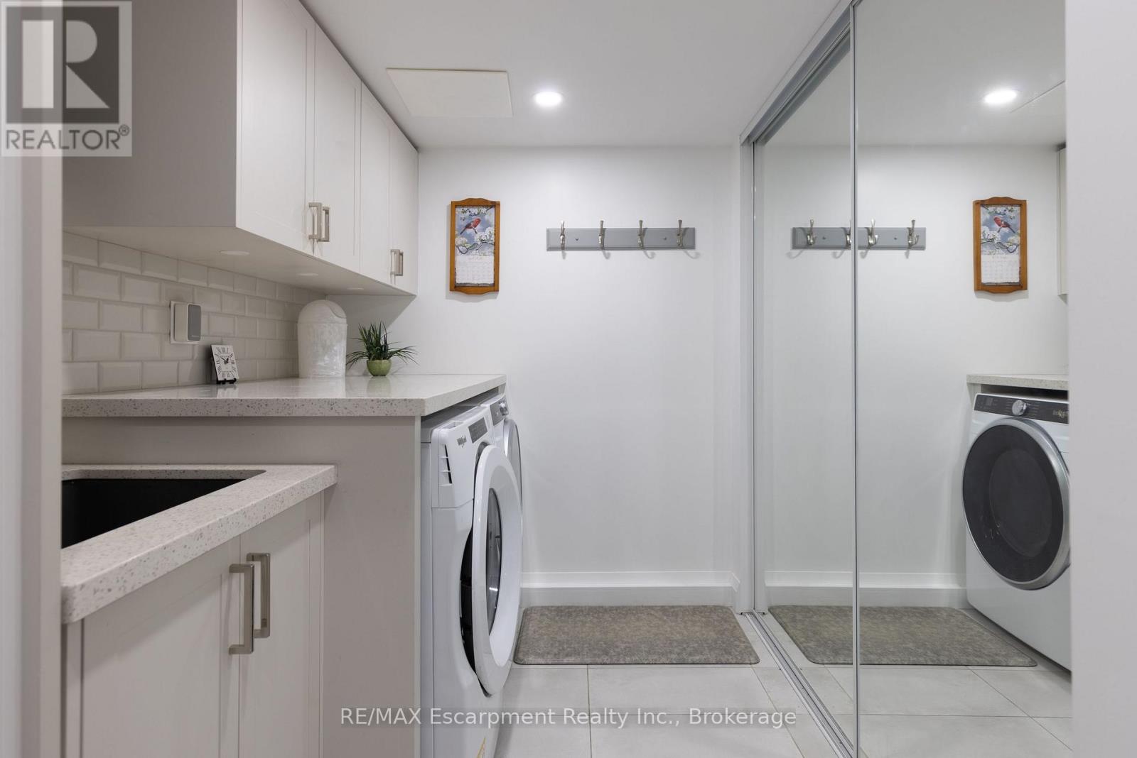 303 - 100 Lakeshore Road E, Oakville, Ontario  L6J 6M9 - Photo 27 - W13049720