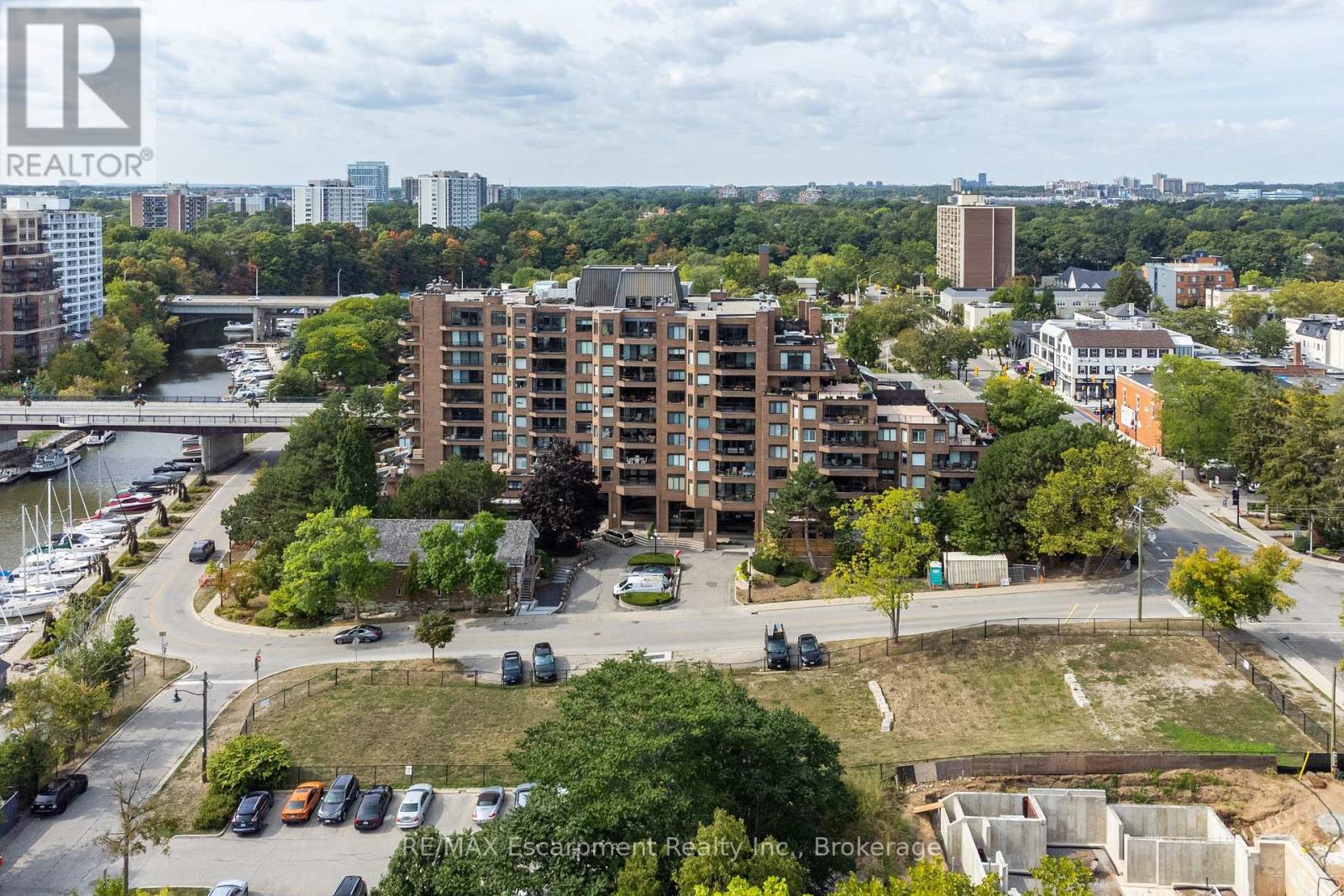 303 - 100 Lakeshore Road E, Oakville, Ontario  L6J 6M9 - Photo 30 - W13049720