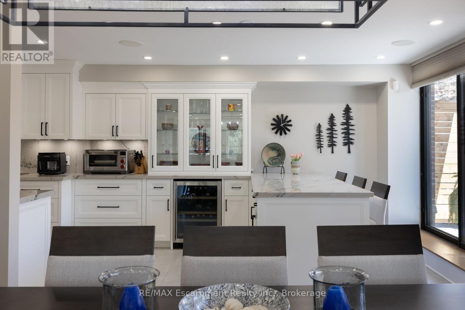 303 - 100 Lakeshore Road E, Oakville, Ontario  L6J 6M9 - Photo 9 - W13049720