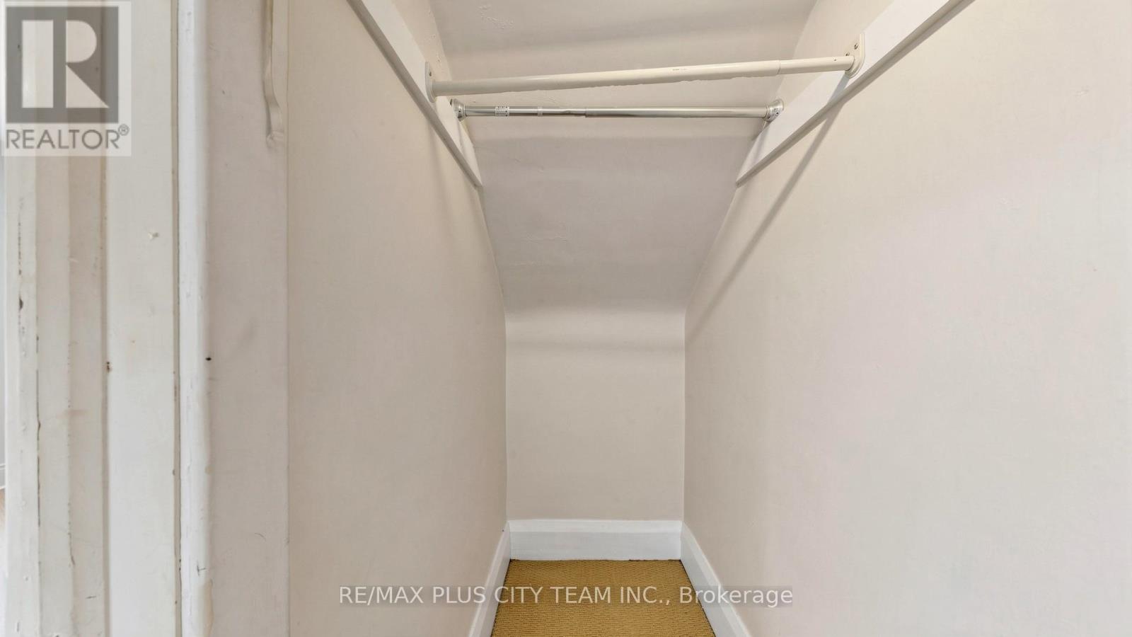 402 Woodbine Avenue, Toronto, Ontario  M4L 3P6 - Photo 15 - E13049100