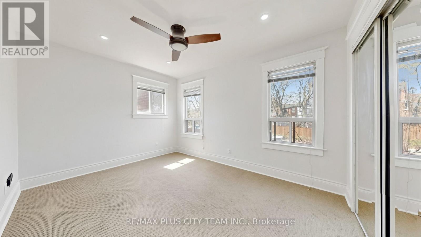 402 Woodbine Avenue, Toronto, Ontario  M4L 3P6 - Photo 18 - E13049100