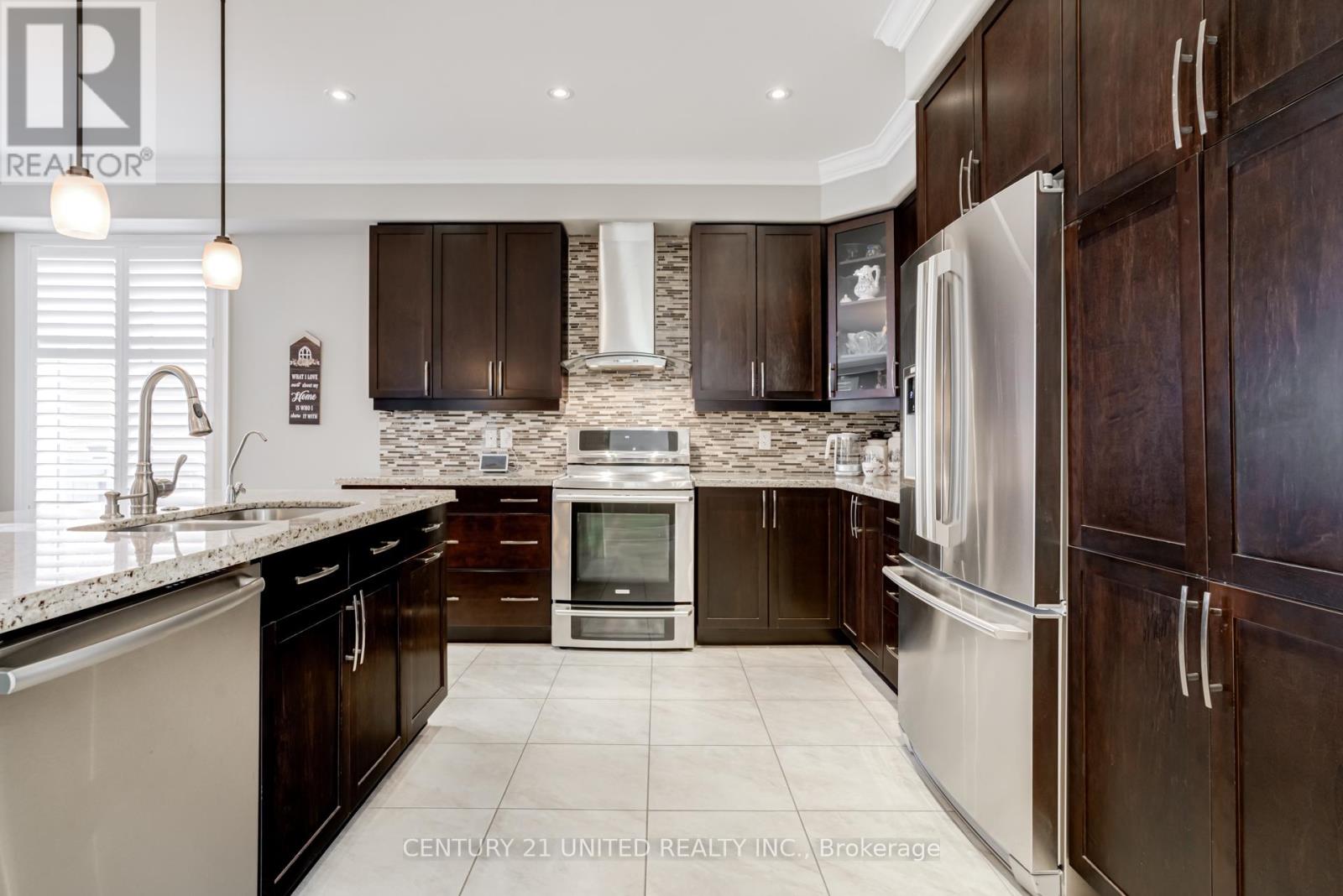 36 Auburn Court, Barrie (Ardagh), Ontario  L4N 6G9 - Photo 12 - S13049608