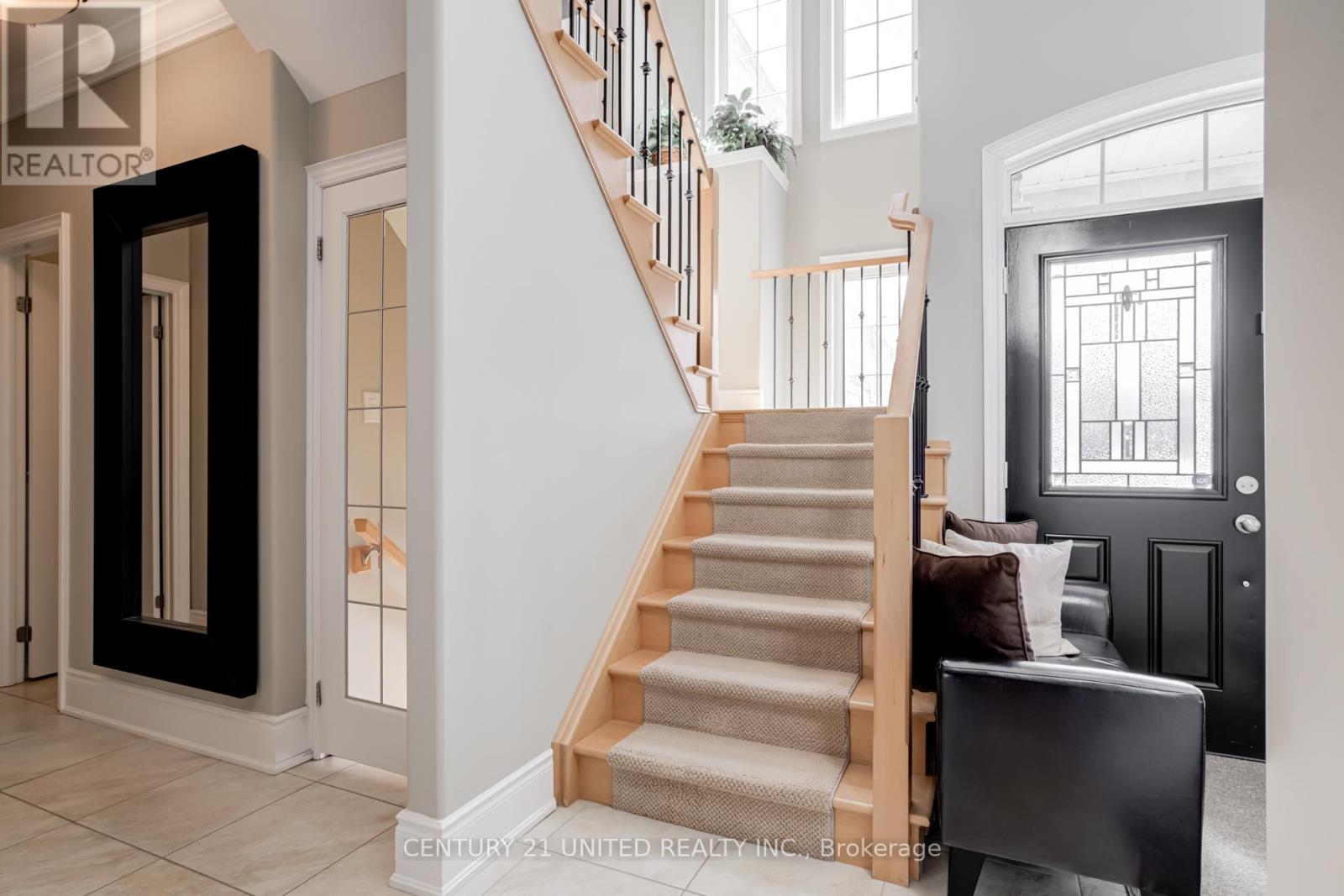 36 Auburn Court, Barrie (Ardagh), Ontario  L4N 6G9 - Photo 18 - S13049608