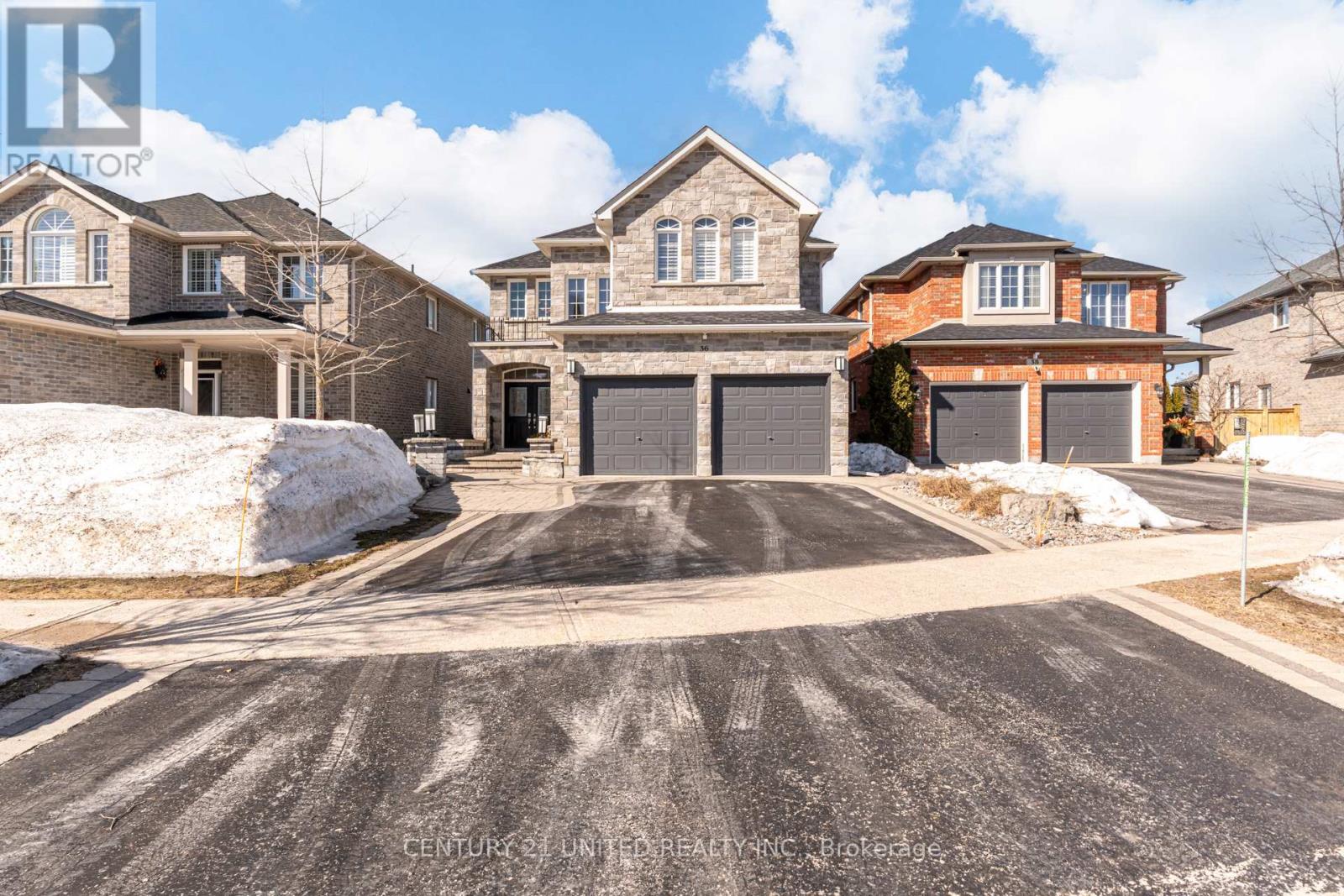 36 Auburn Court, Barrie (Ardagh), Ontario  L4N 6G9 - Photo 2 - S13049608