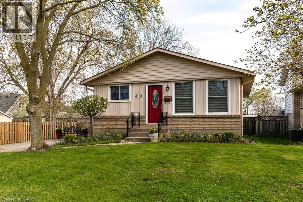 39 Cedardale Avenue, St. Catharines, Ontario  L2P 1B4 - Photo 2 - 40824547
