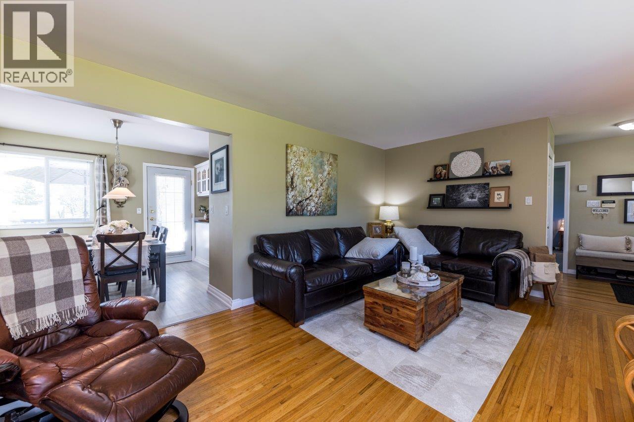 895 E 12th Street, North Vancouver, British Columbia  V7L 2L2 - Photo 4 - R3116069