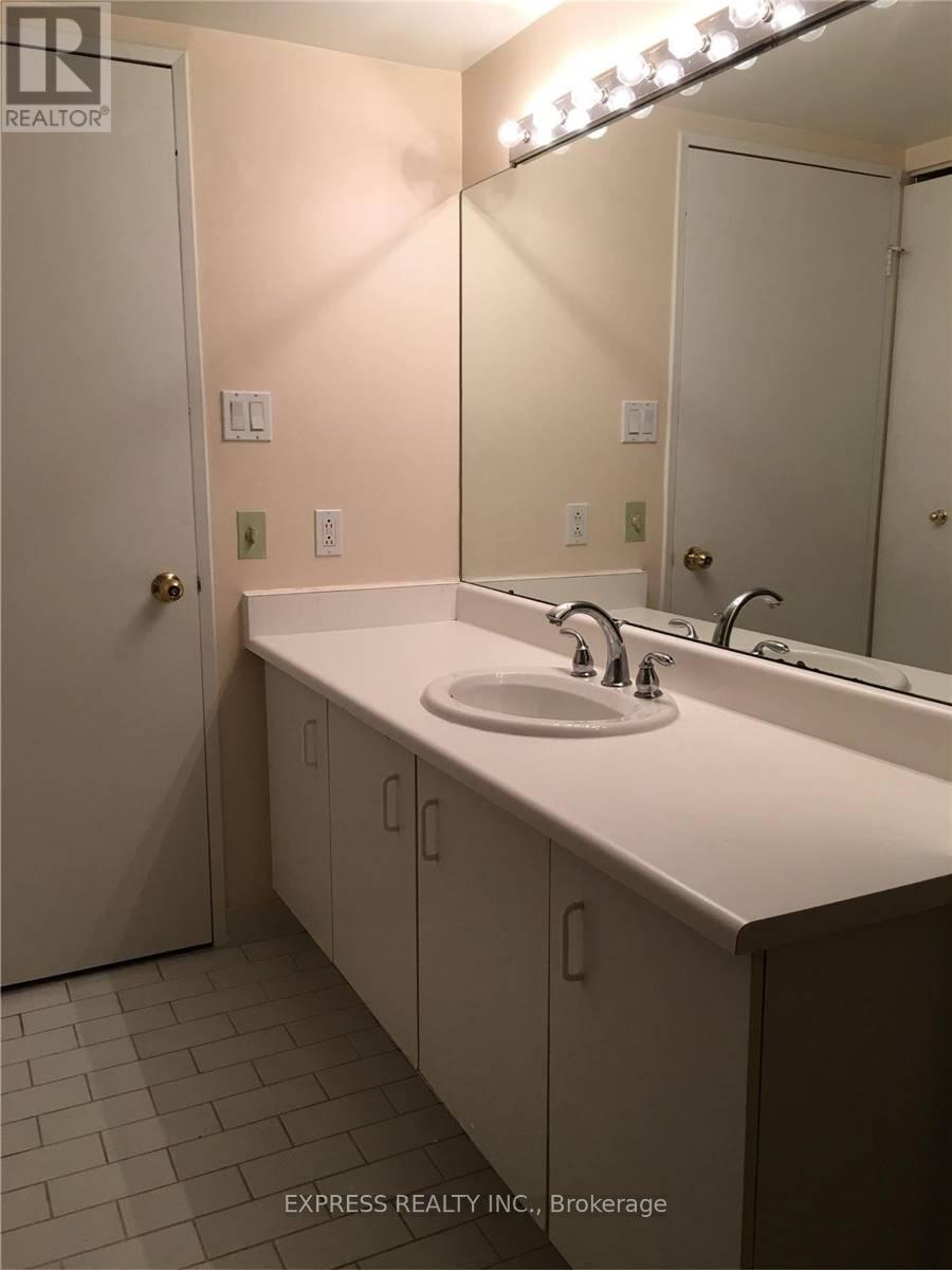 1615 - 44 St Joseph Street, Toronto, Ontario  M4Y 2W4 - Photo 9 - C13049644