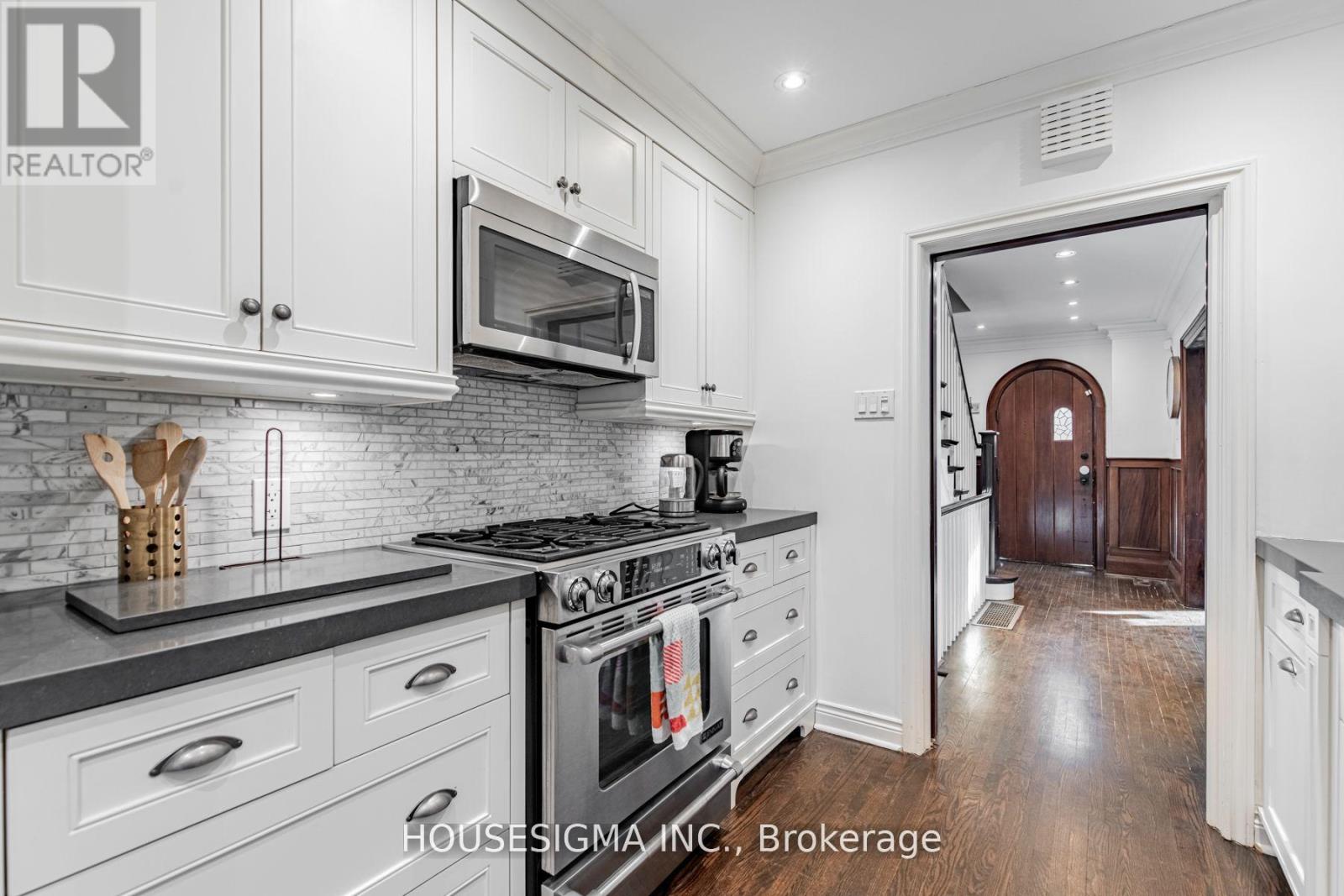 110 Wembley Road, Toronto, Ontario  M6C 2G6 - Photo 14 - C13049692