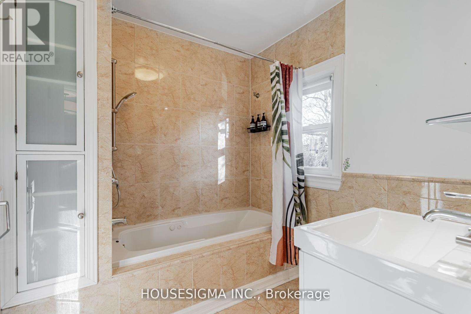 110 Wembley Road, Toronto, Ontario  M6C 2G6 - Photo 24 - C13049692