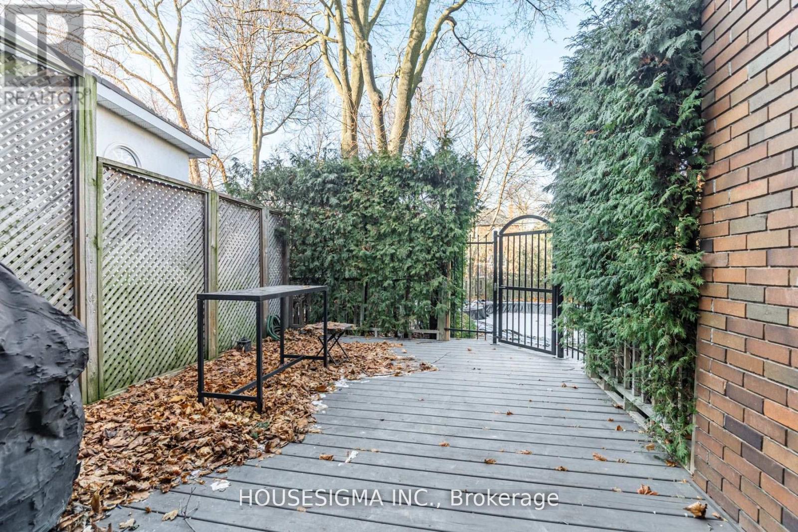 110 Wembley Road, Toronto, Ontario  M6C 2G6 - Photo 33 - C13049692