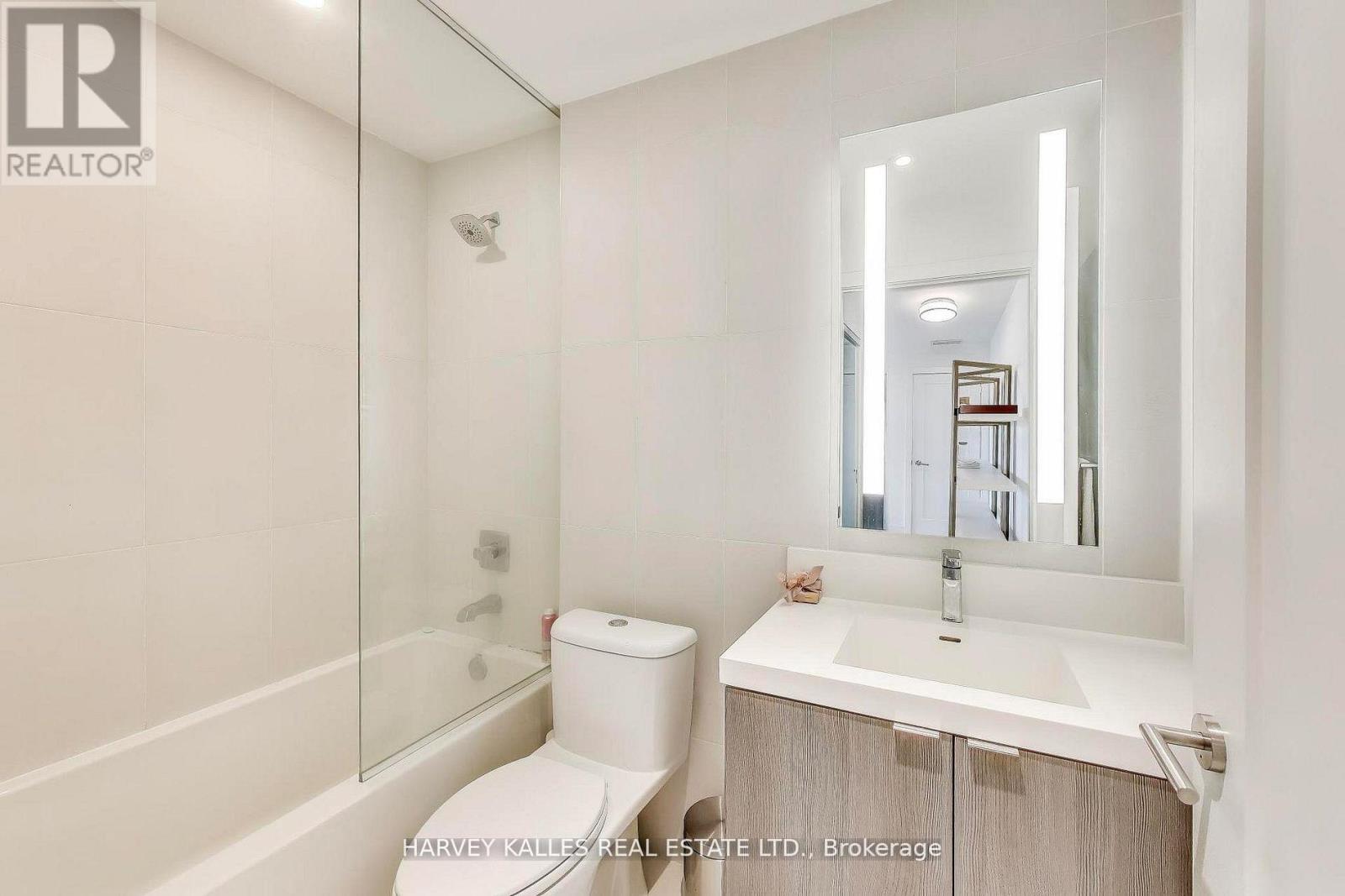 515 - 585 Bloor Street E, Toronto, Ontario  M4W 0B3 - Photo 8 - C13049740