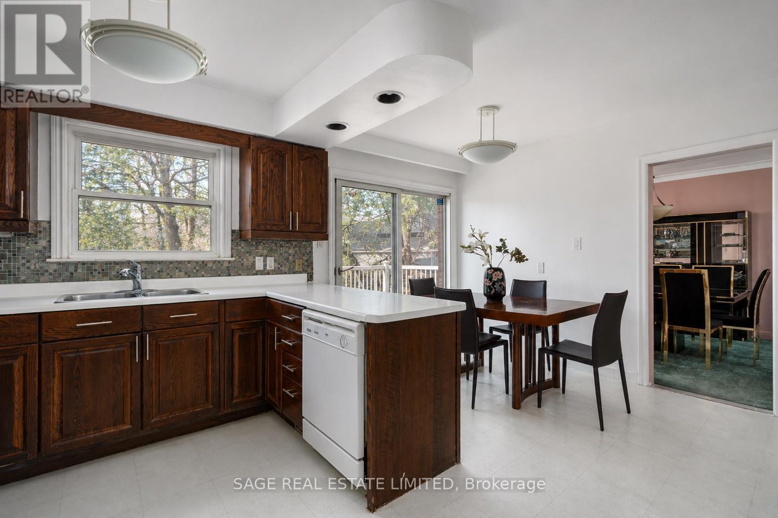 9 Hawksbury Drive, Toronto, Ontario  M2K 1M2 - Photo 10 - C13049764