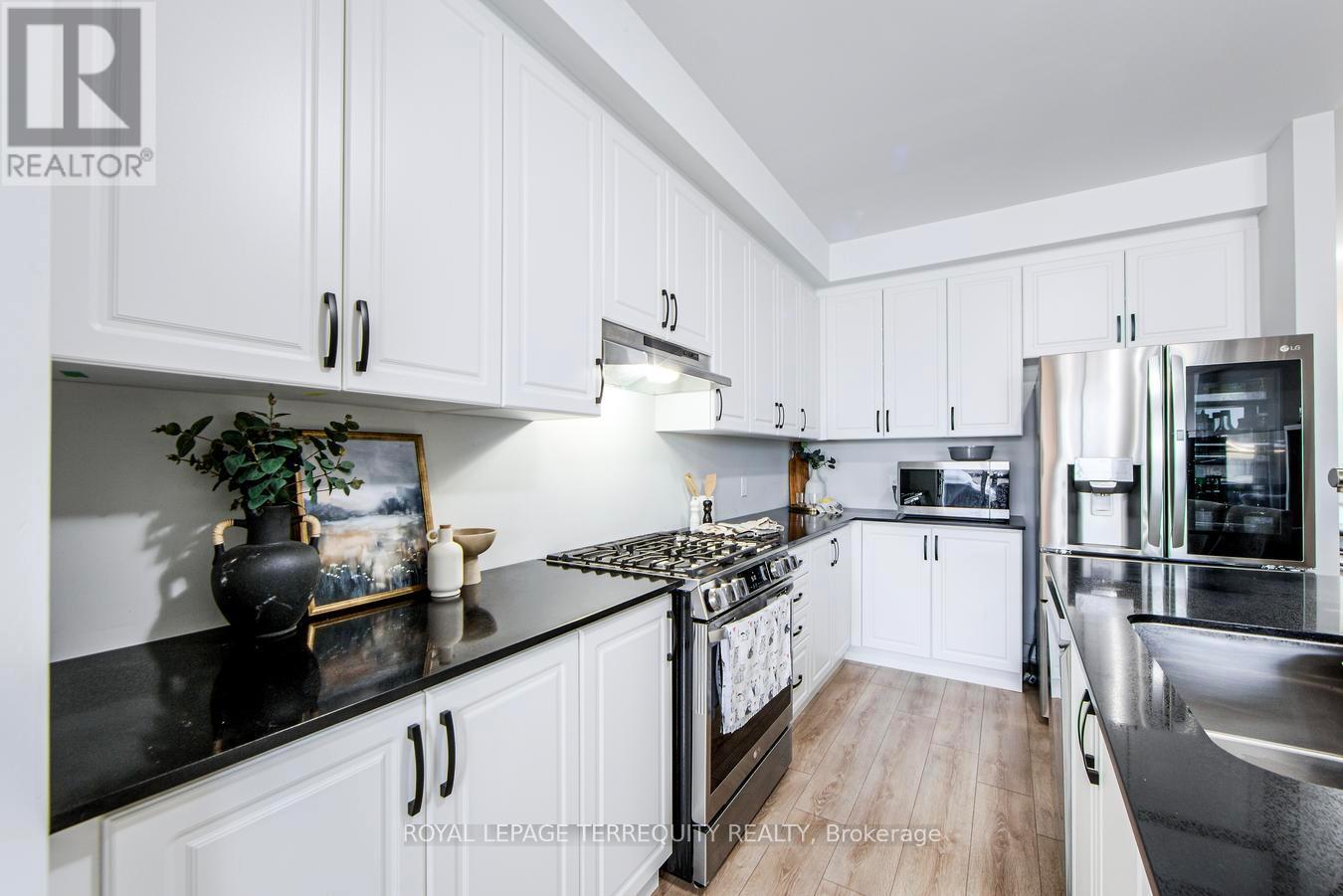 19 Assunta Lane, Clarington, Ontario  L1C 7H3 - Photo 15 - E13049632