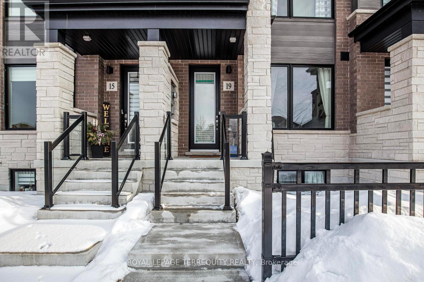 19 Assunta Lane, Clarington, Ontario  L1C 7H3 - Photo 2 - E13049632