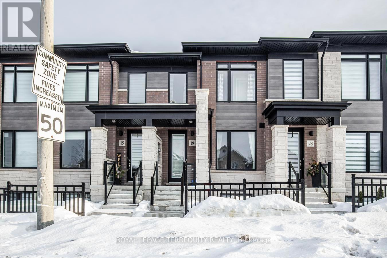 19 Assunta Lane, Clarington, Ontario  L1C 7H3 - Photo 3 - E13049632