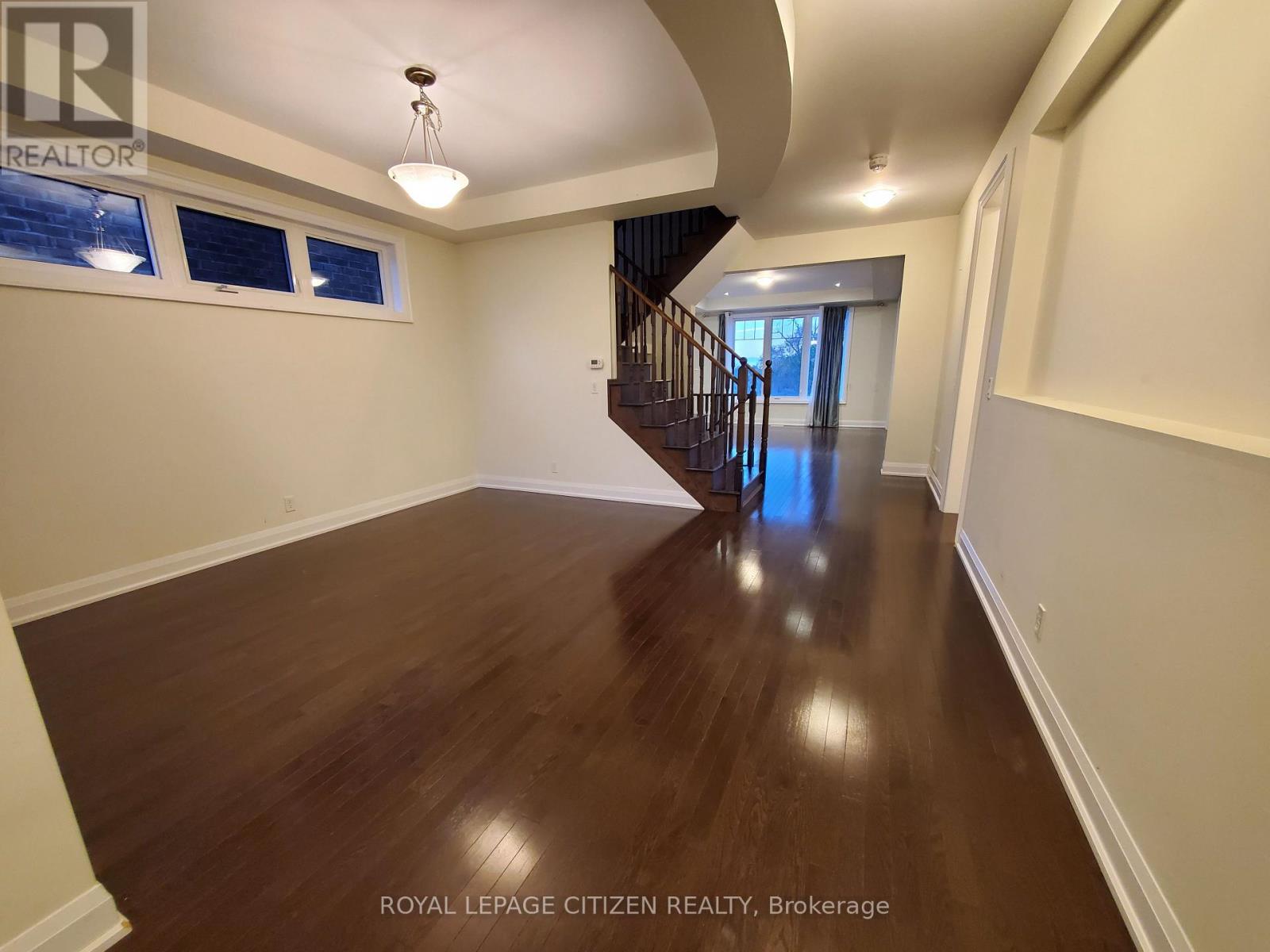 211 SYMINGTON AVENUE, Oshawa, Ontario