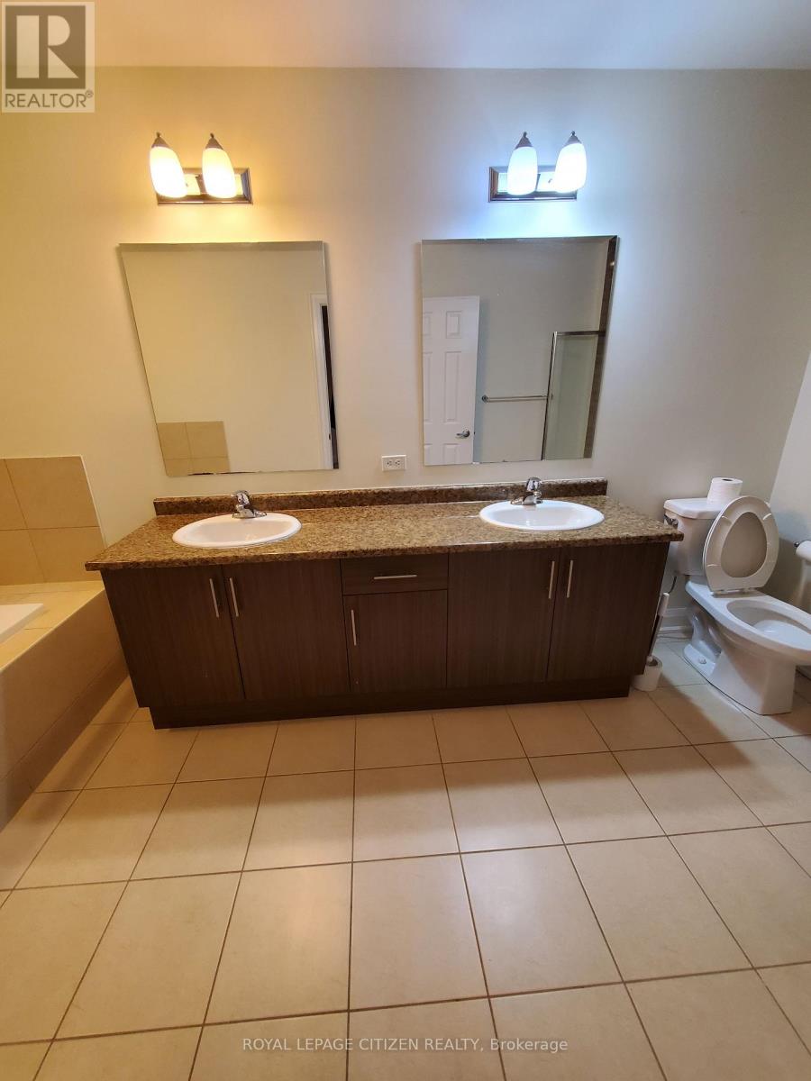 211 Symington Avenue, Oshawa, Ontario  L1L 0J8 - Photo 11 - E13049744