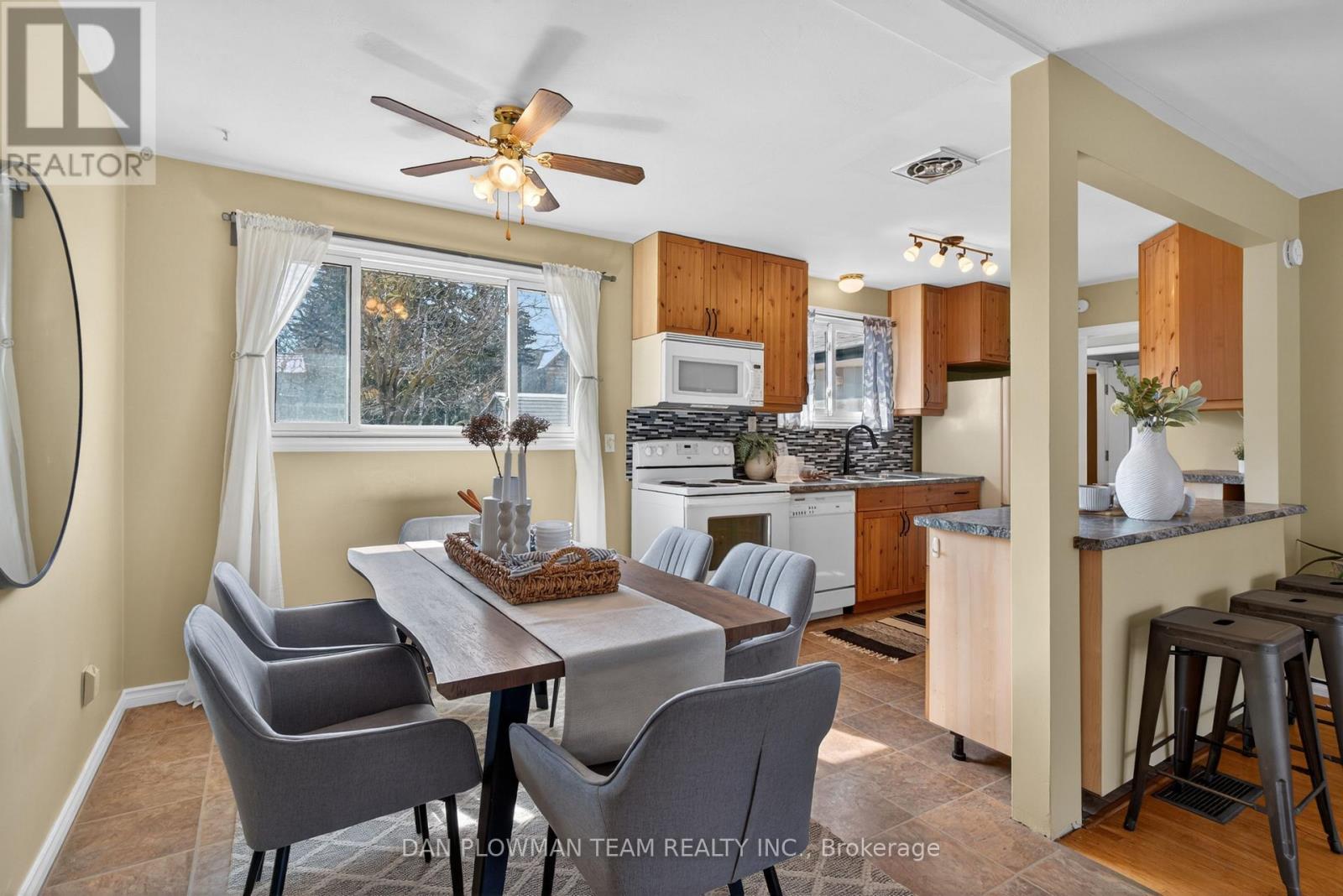 211 Liberty Street N, Clarington (Bowmanville), Ontario  L1C 2M6 - Photo 11 - E13049790