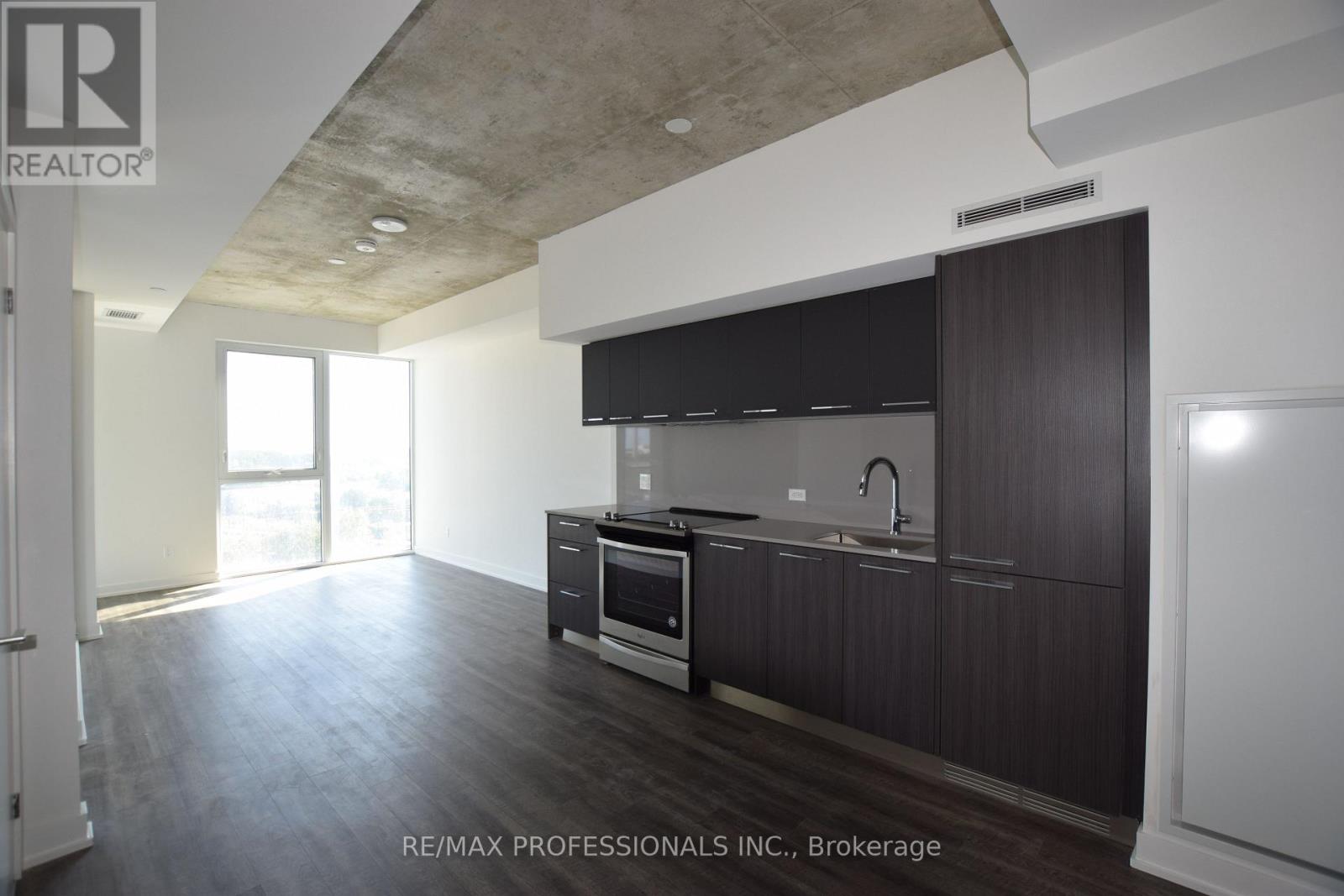 705 - 15 Baseball Place, Toronto, Ontario  M4M 0E6 - Photo 2 - E13049806