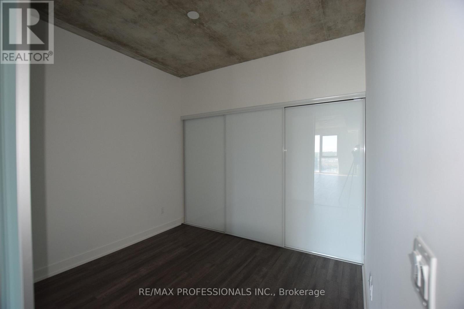 705 - 15 Baseball Place, Toronto, Ontario  M4M 0E6 - Photo 4 - E13049806