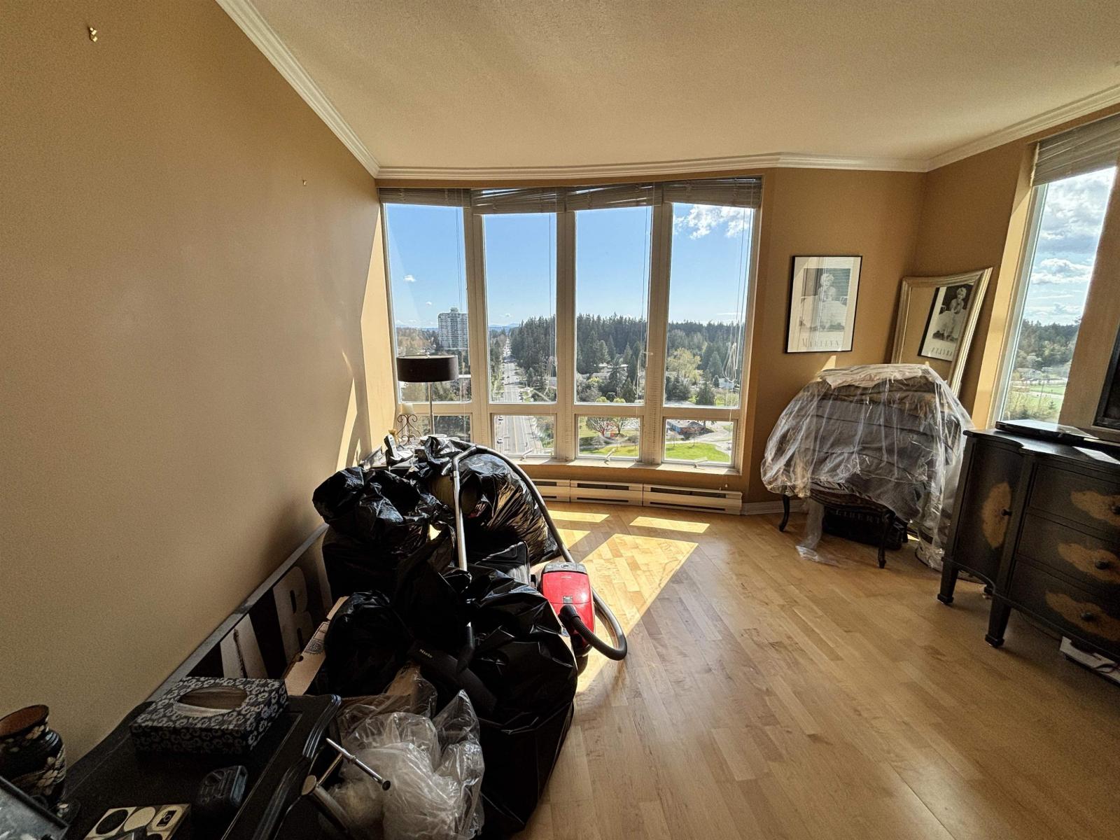 1904 14820 104 Avenue, Surrey, British Columbia  V3R 0V9 - Photo 2 - R3116219