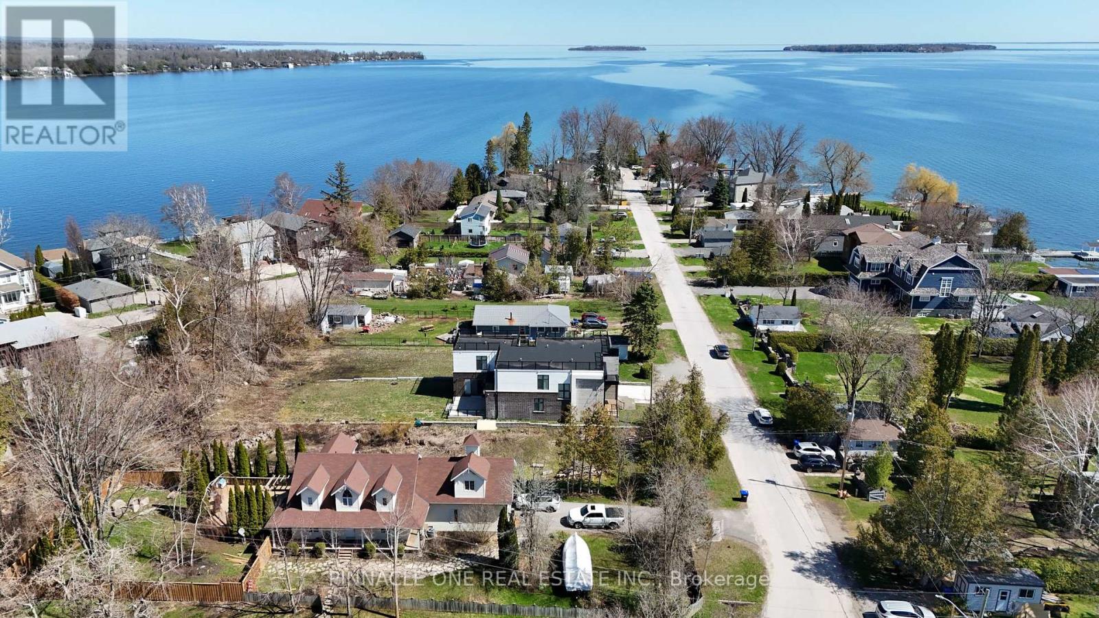 992 Little Cedar Avenue, Innisfil, Ontario  L0L 1W0 - Photo 2 - N13049696