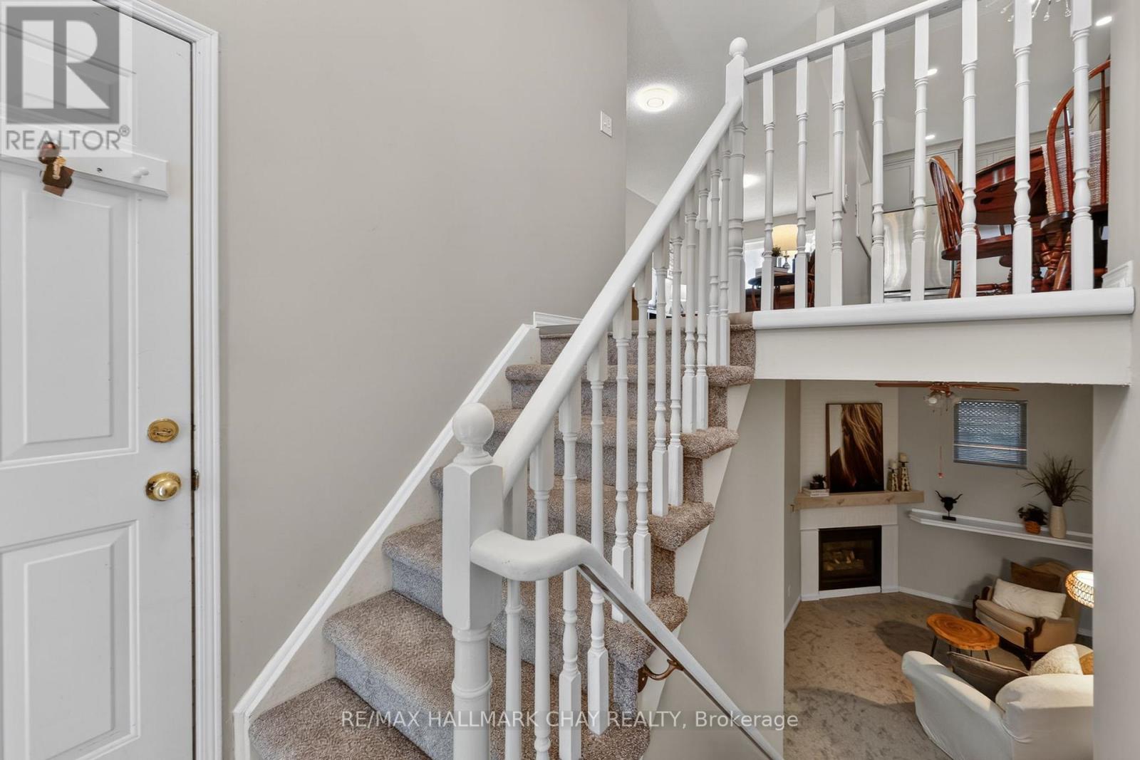 194 Wessenger Drive, Barrie (Holly), Ontario  L4N 8N9 - Photo 4 - S13049714