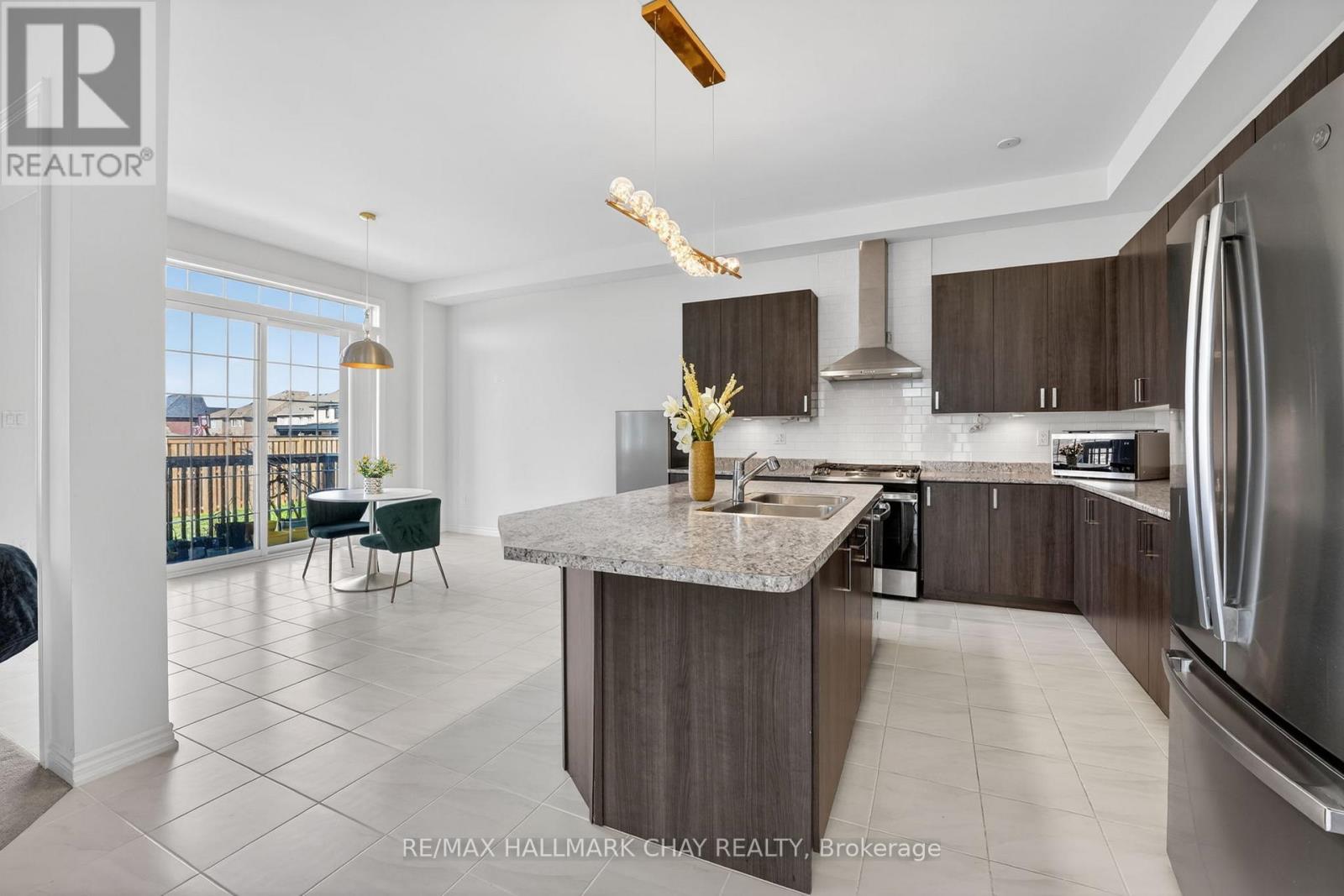 12 Thompson Way, Springwater (Centre Vespra), Ontario  L9X 2A5 - Photo 11 - S13049728