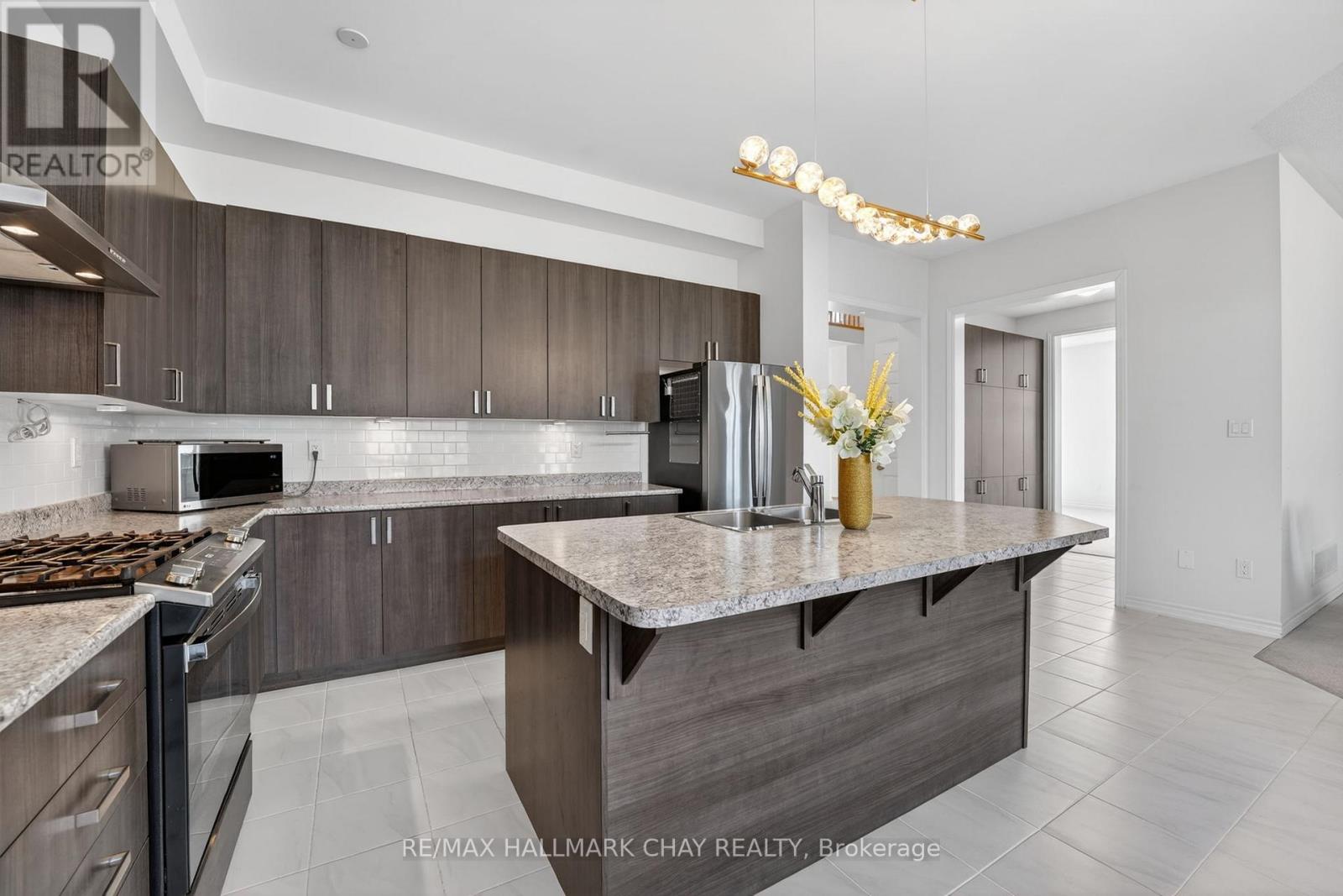 12 Thompson Way, Springwater (Centre Vespra), Ontario  L9X 2A5 - Photo 13 - S13049728