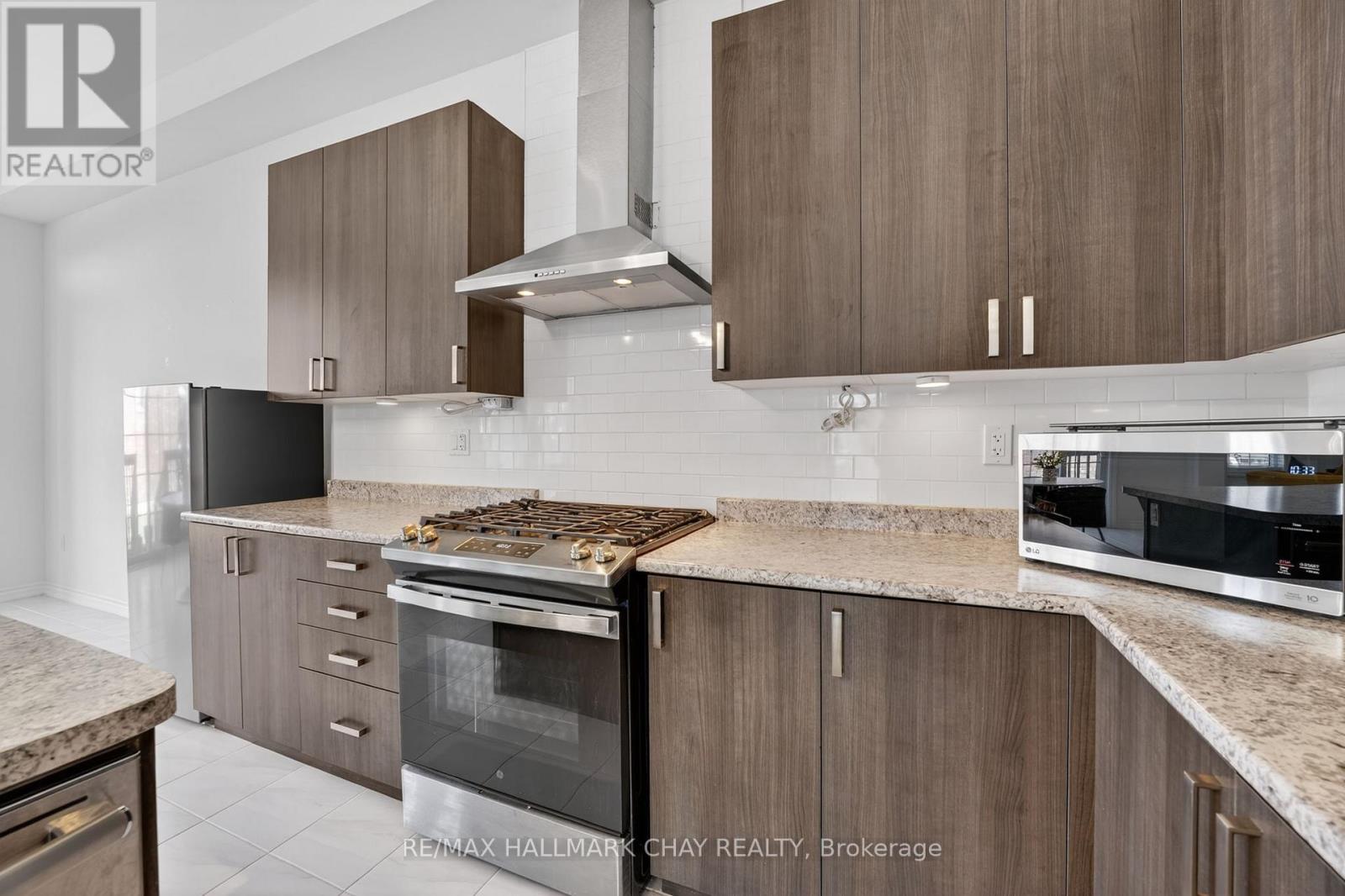 12 Thompson Way, Springwater (Centre Vespra), Ontario  L9X 2A5 - Photo 14 - S13049728