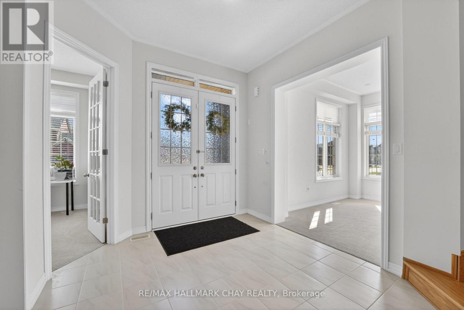 12 Thompson Way, Springwater (Centre Vespra), Ontario  L9X 2A5 - Photo 5 - S13049728