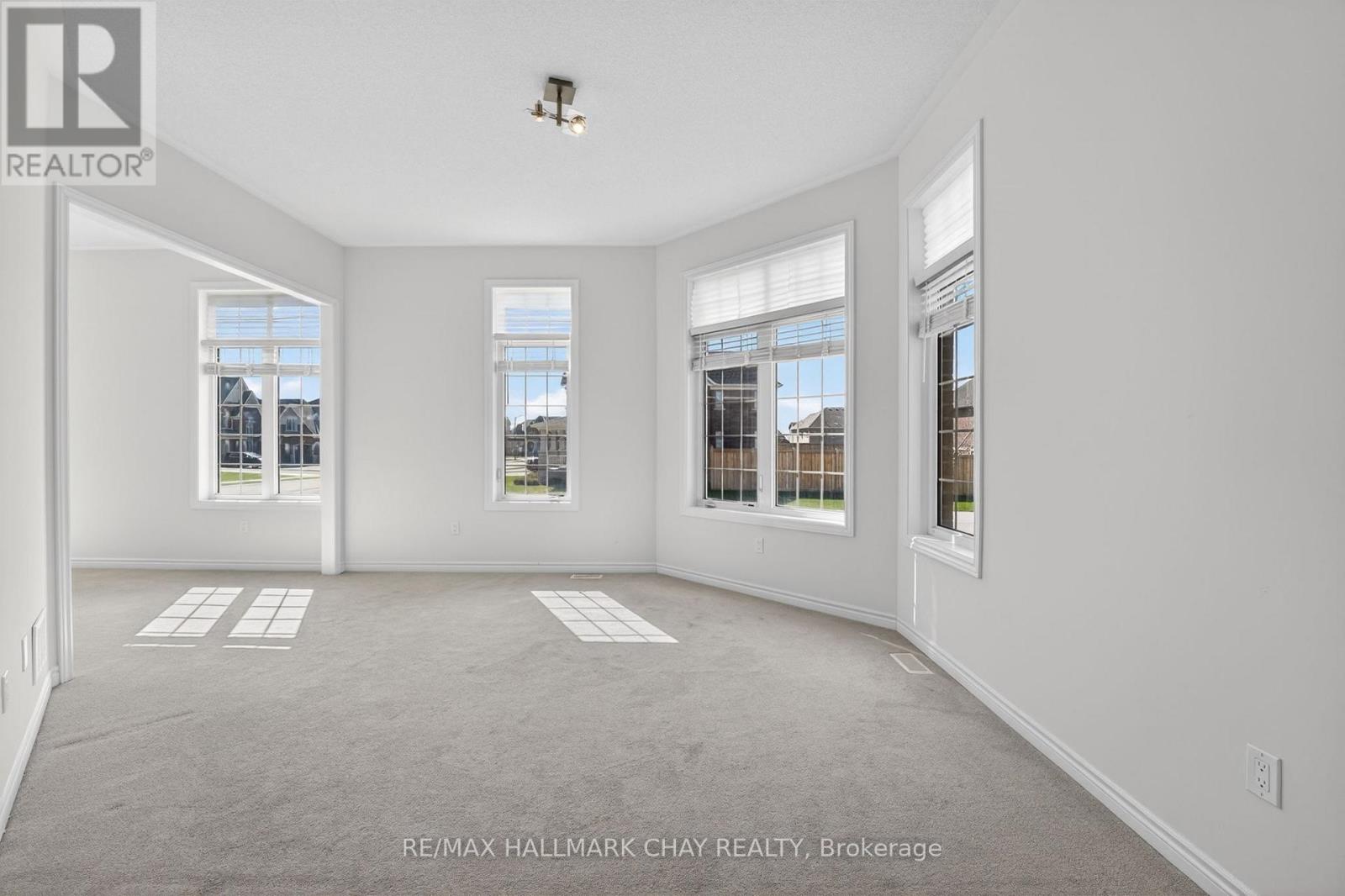 12 Thompson Way, Springwater (Centre Vespra), Ontario  L9X 2A5 - Photo 9 - S13049728