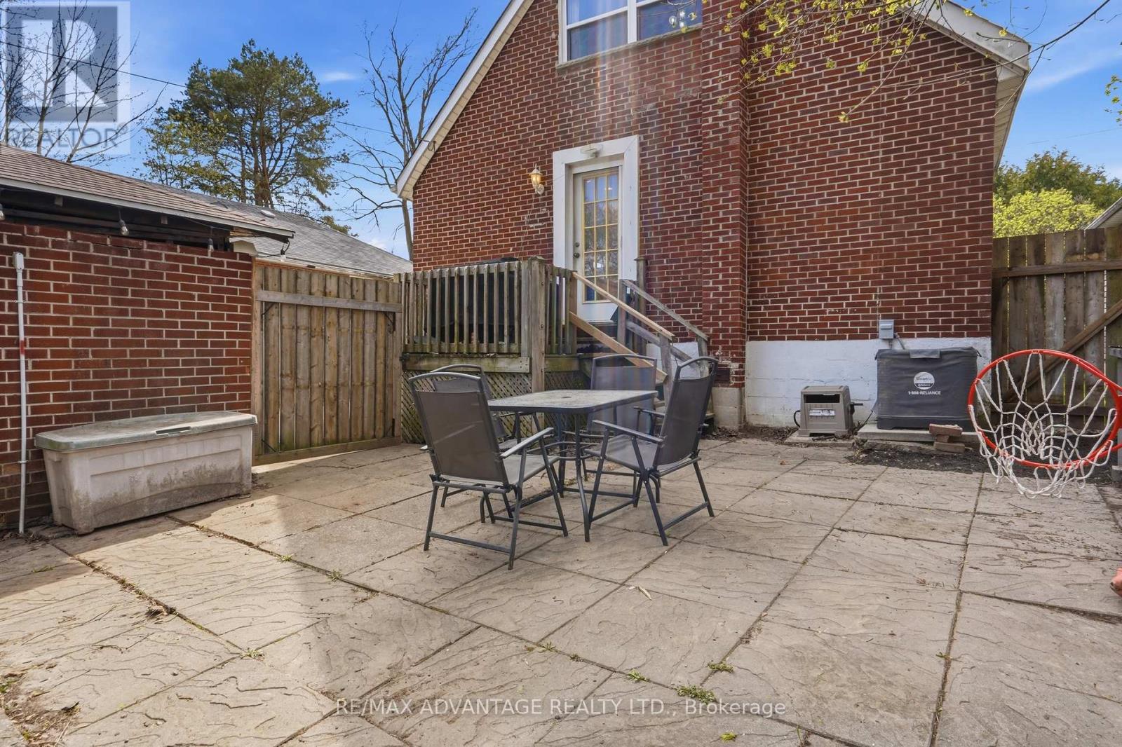 186 Emerson Avenue, London South, Ontario  N5Z 3L7 - Photo 33 - X13047168