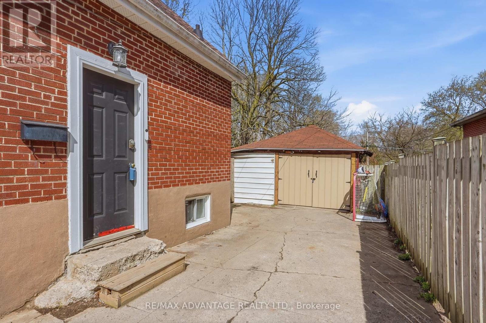 186 Emerson Avenue, London South, Ontario  N5Z 3L7 - Photo 32 - X13047168